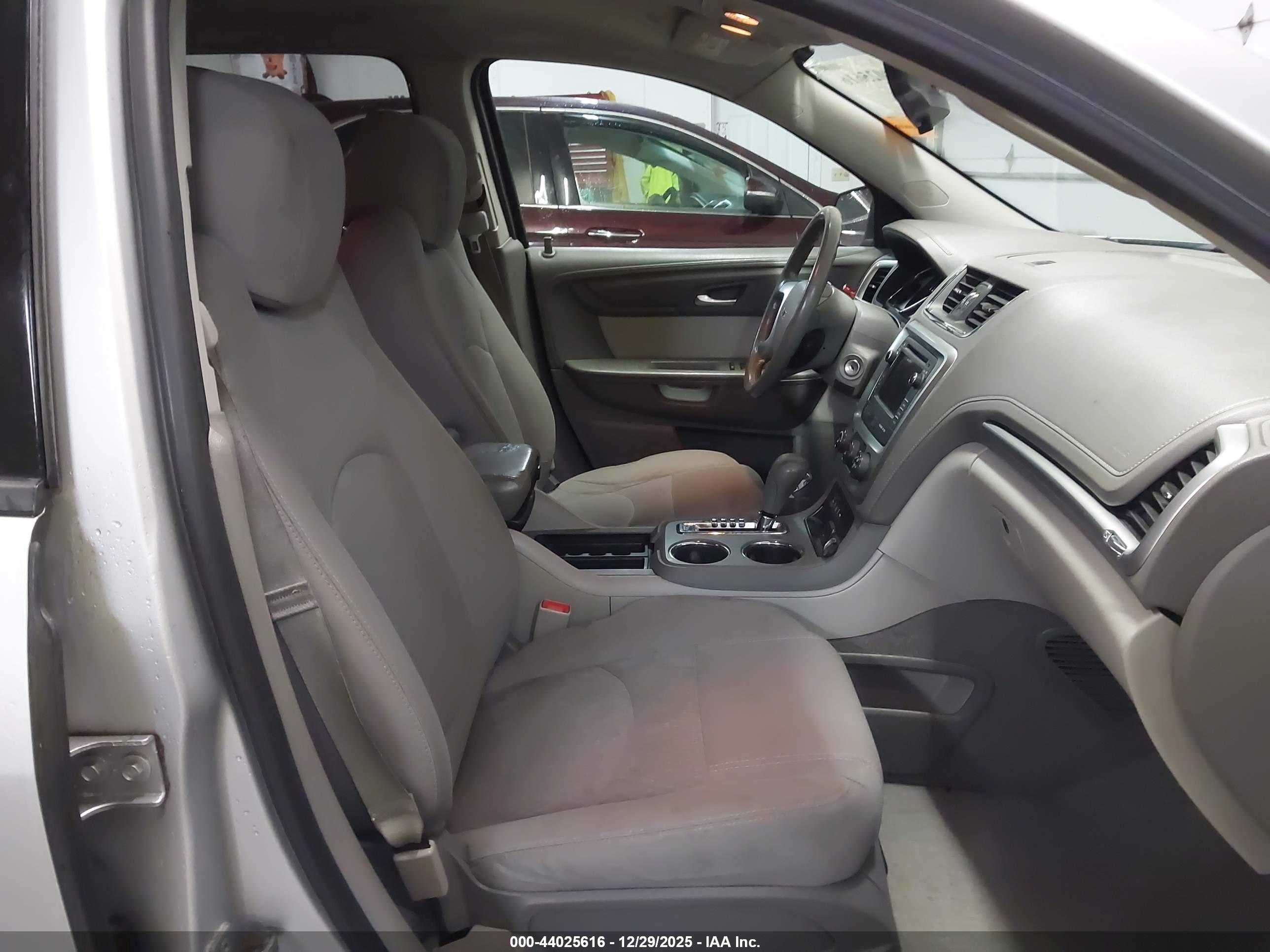 GMC ACADIA image 5