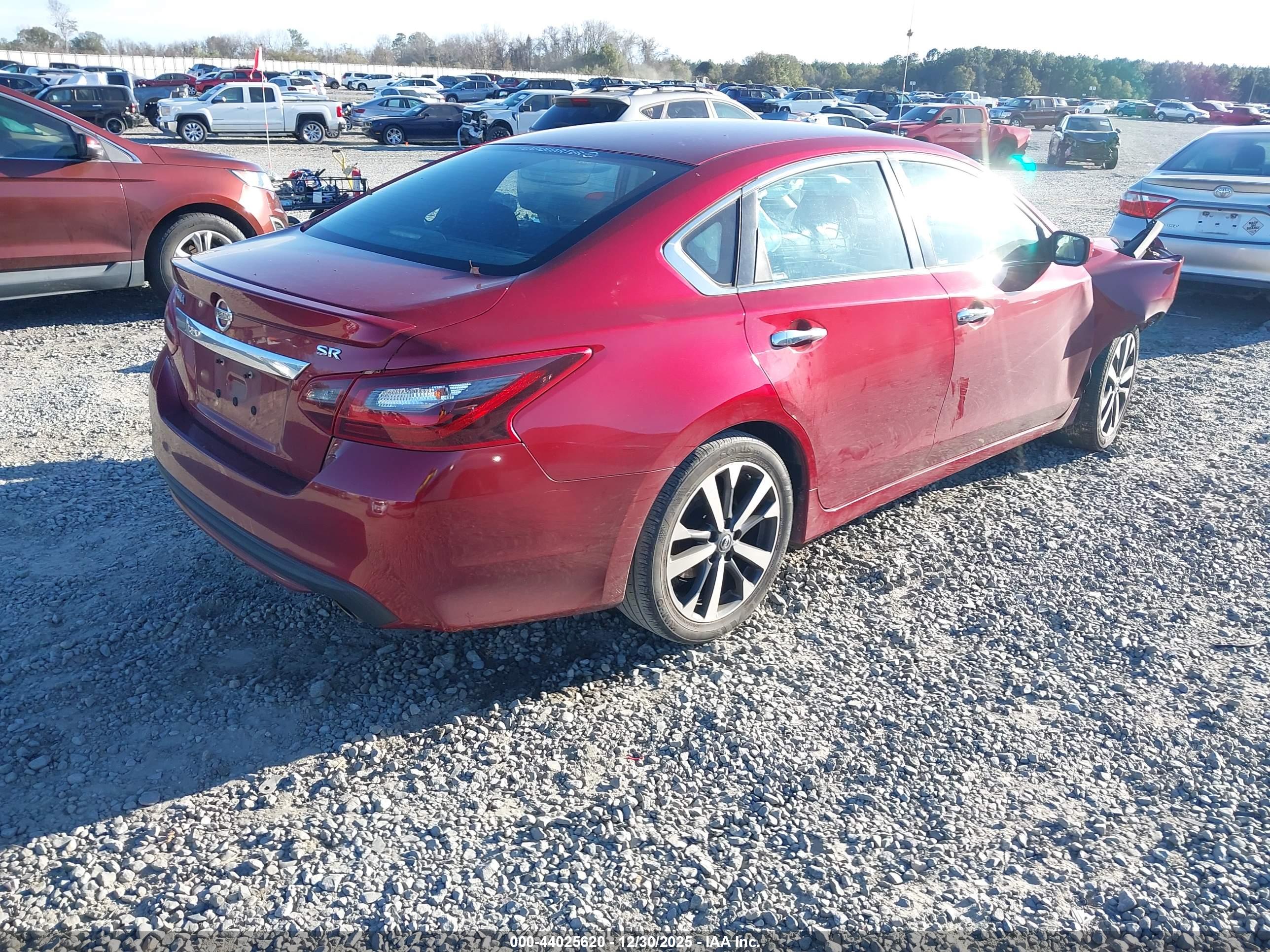 NISSAN ALTIMA image 4