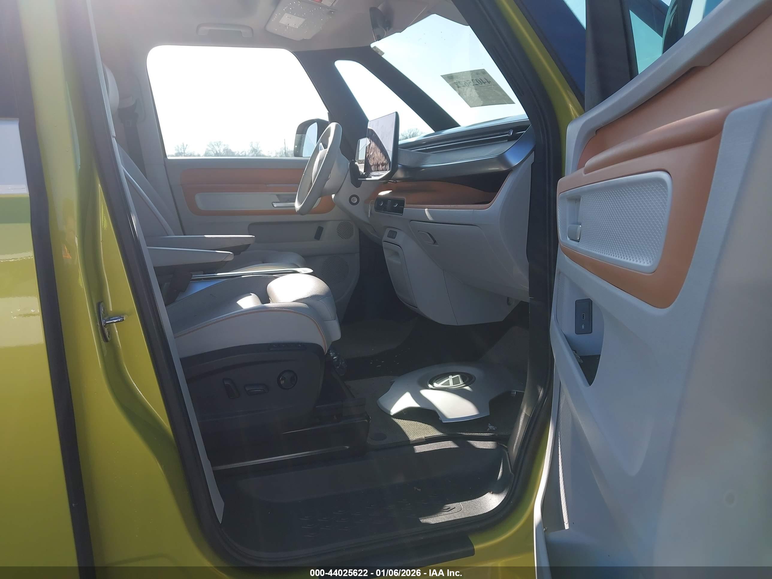 VOLKSWAGEN ID. image 5