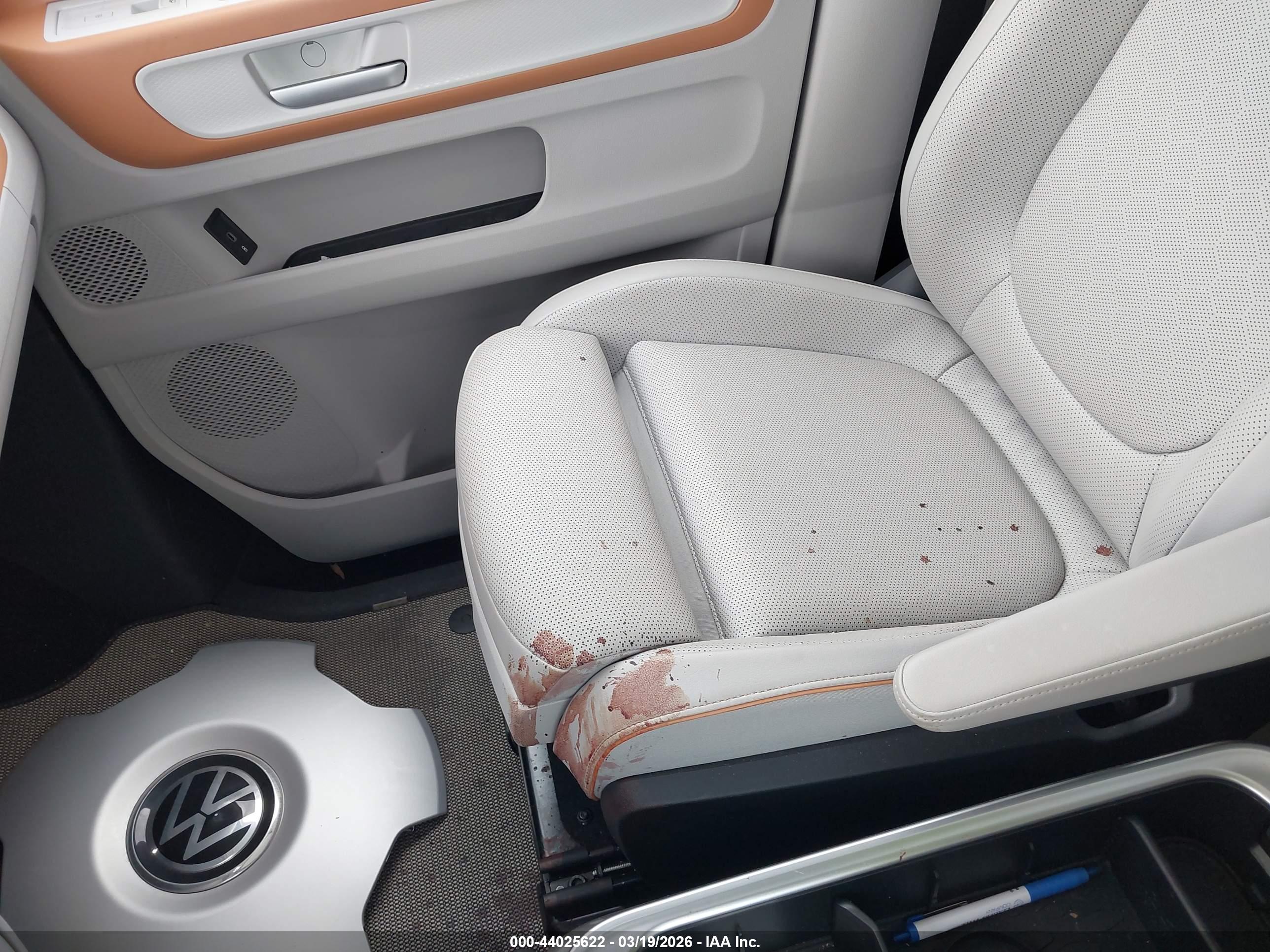 VOLKSWAGEN ID. image 6