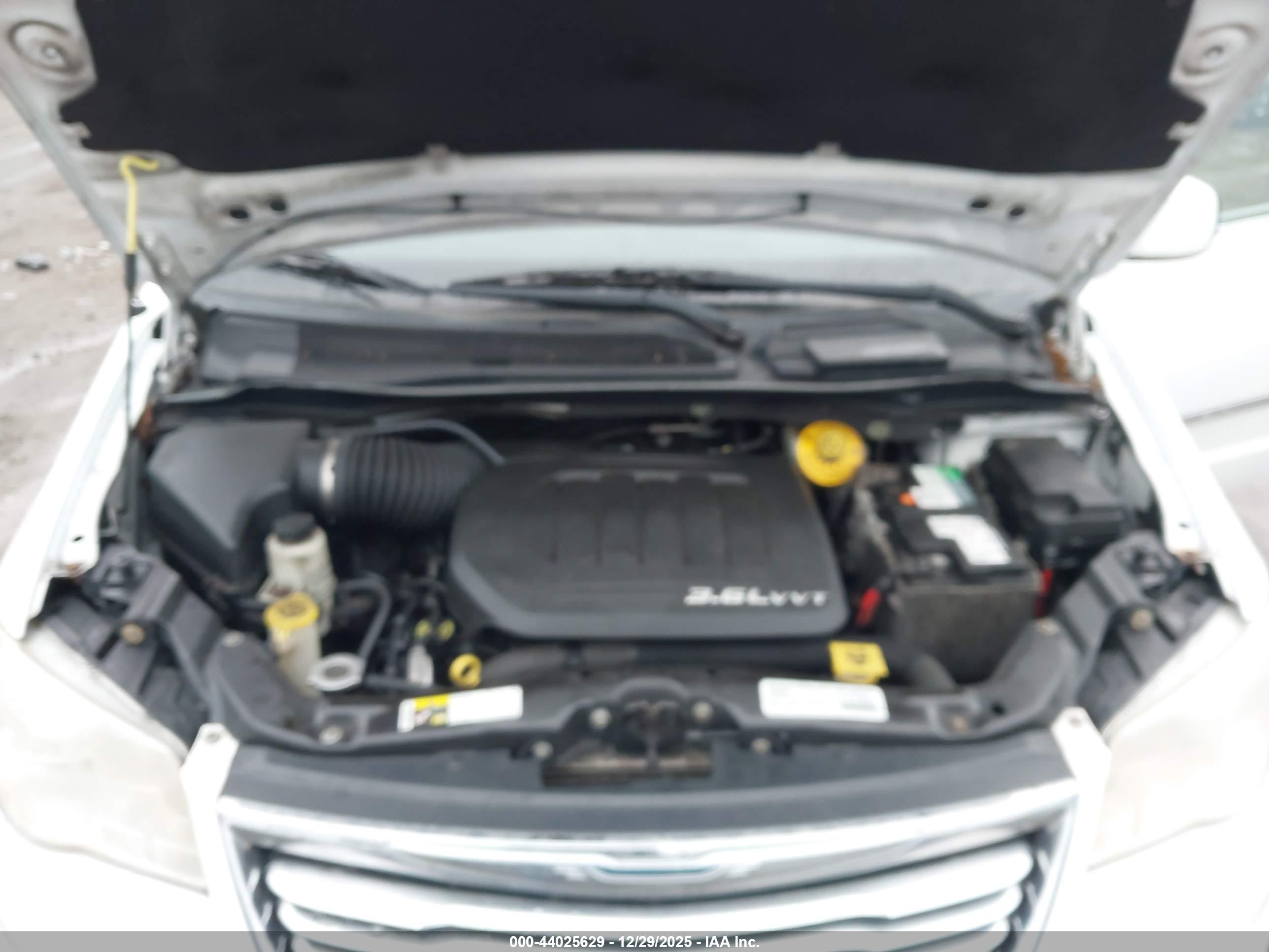 CHRYSLER TOWN image 10