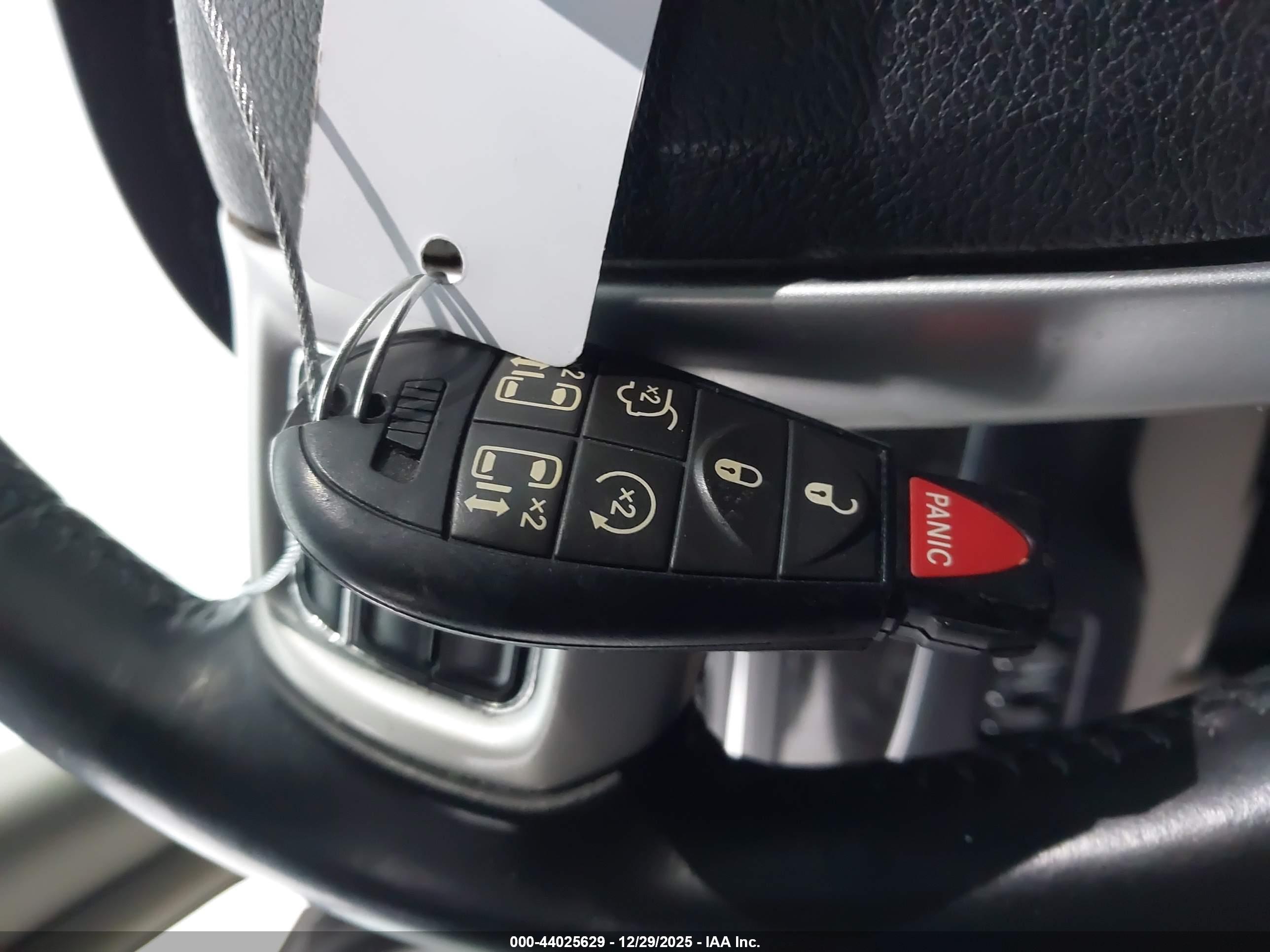 CHRYSLER TOWN image 11