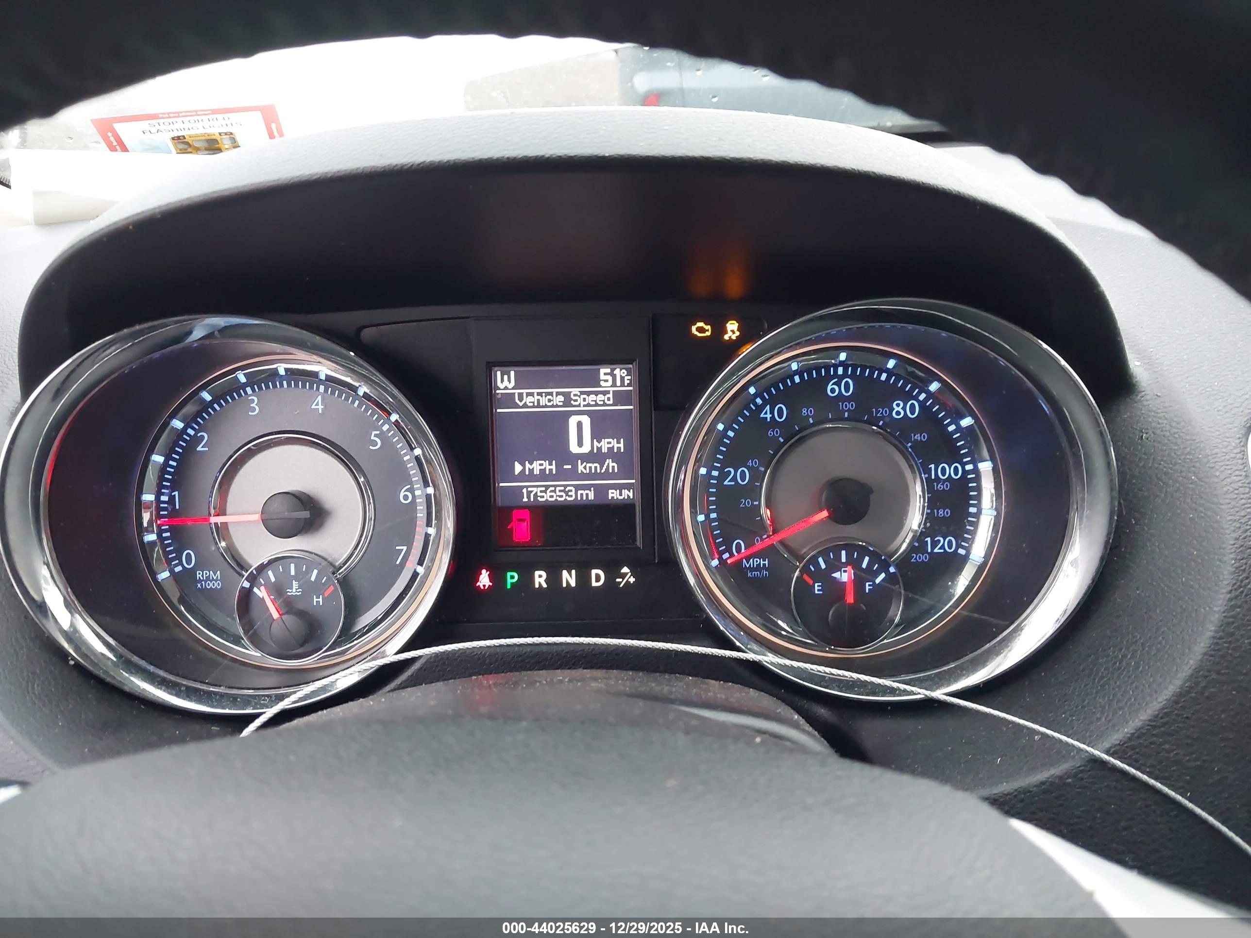 CHRYSLER TOWN image 7