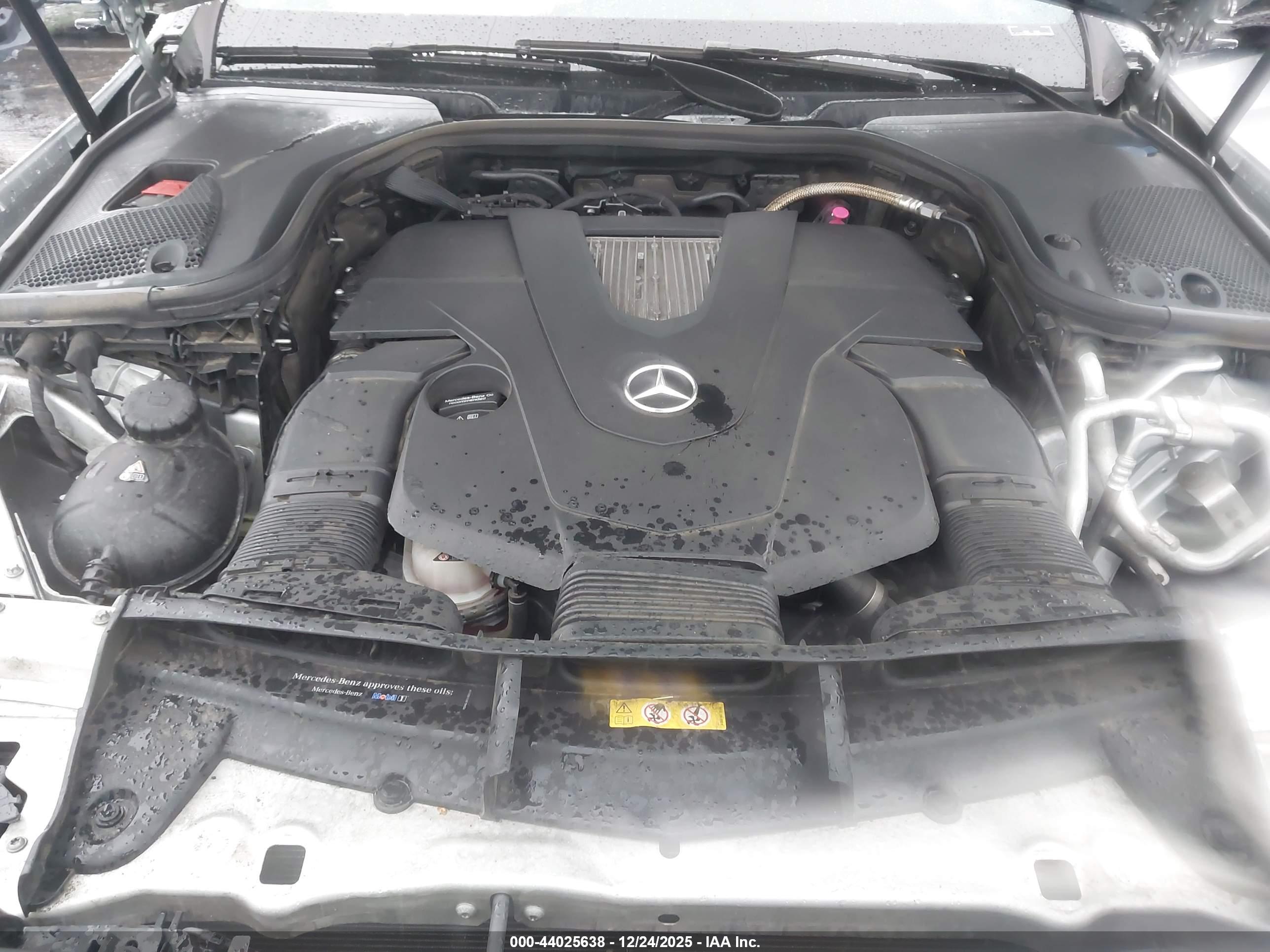MERCEDES-BENZ E image 10
