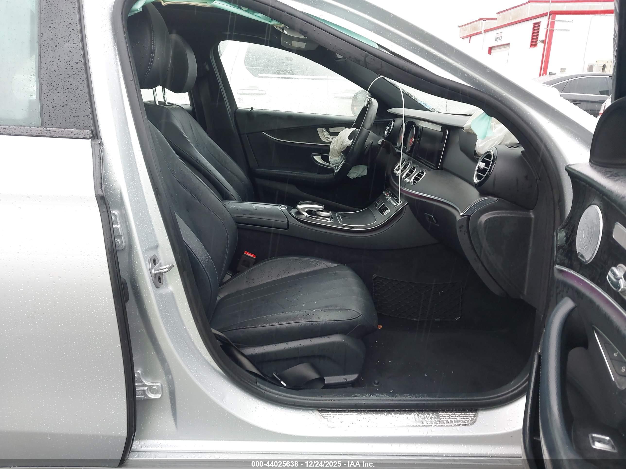 MERCEDES-BENZ E image 5