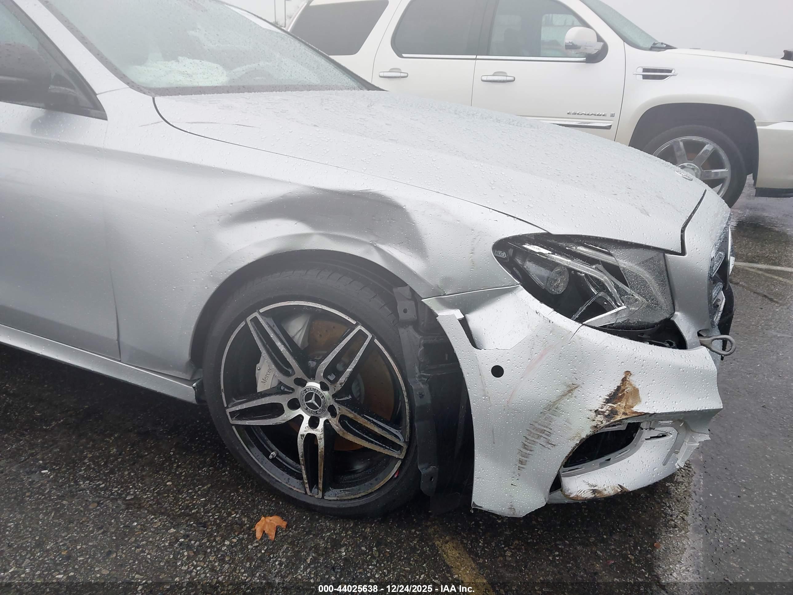 MERCEDES-BENZ E image 6