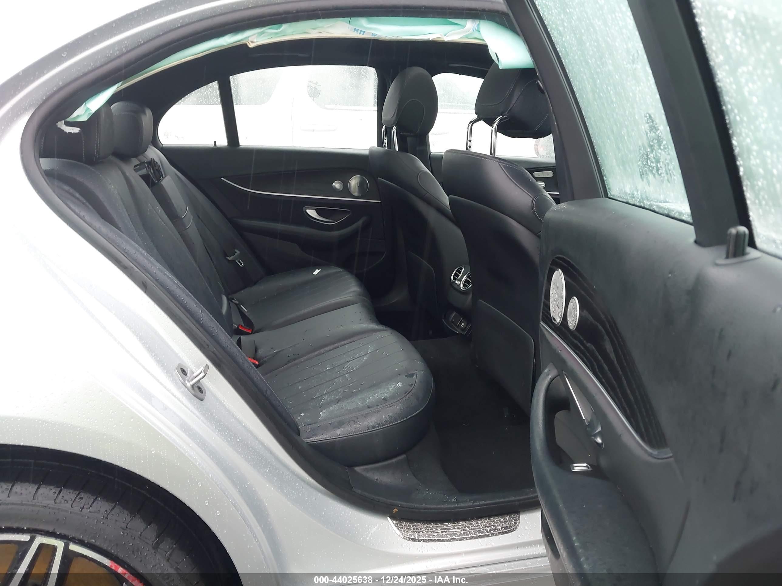 MERCEDES-BENZ E image 8