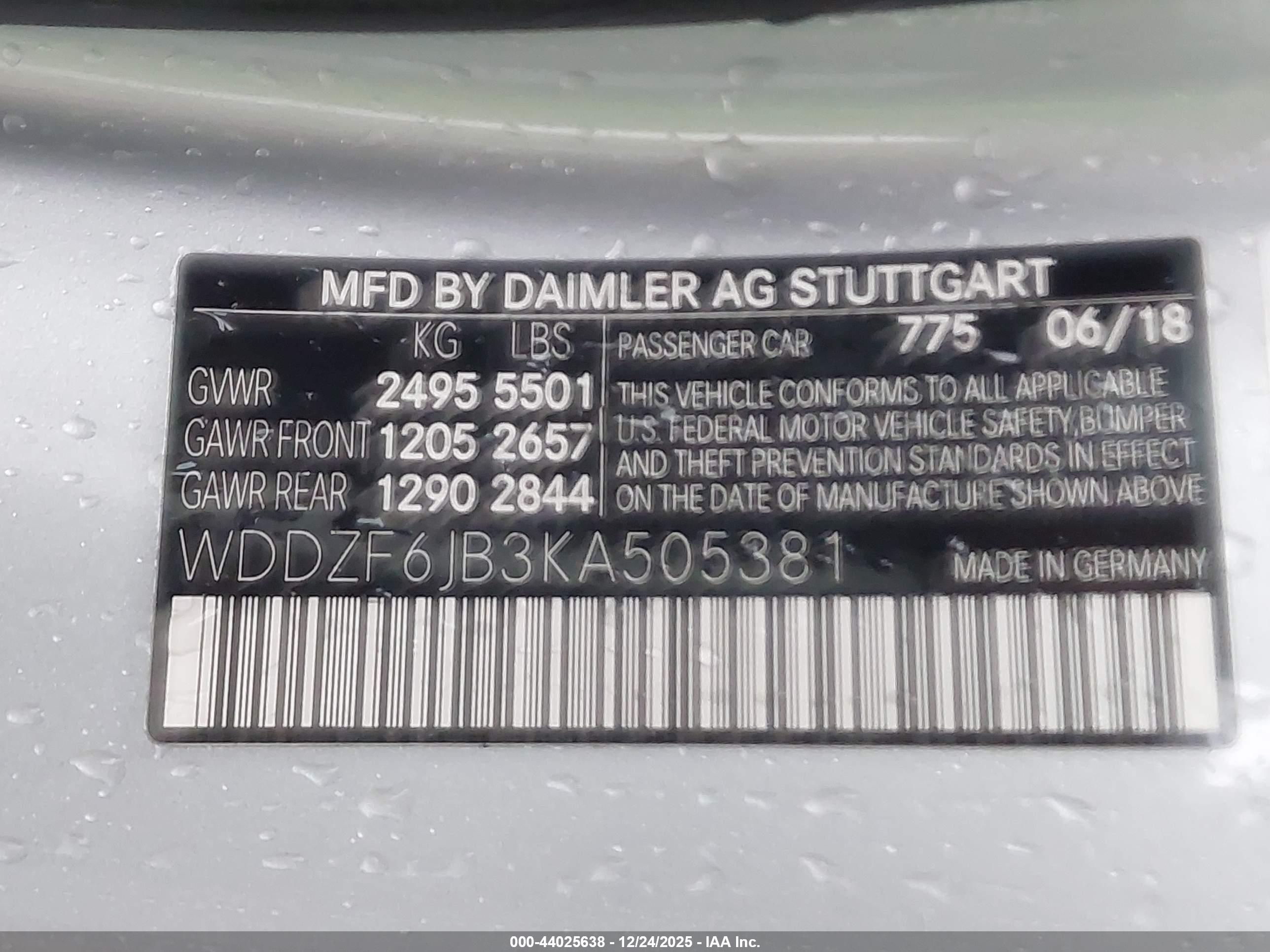 MERCEDES-BENZ E image 9