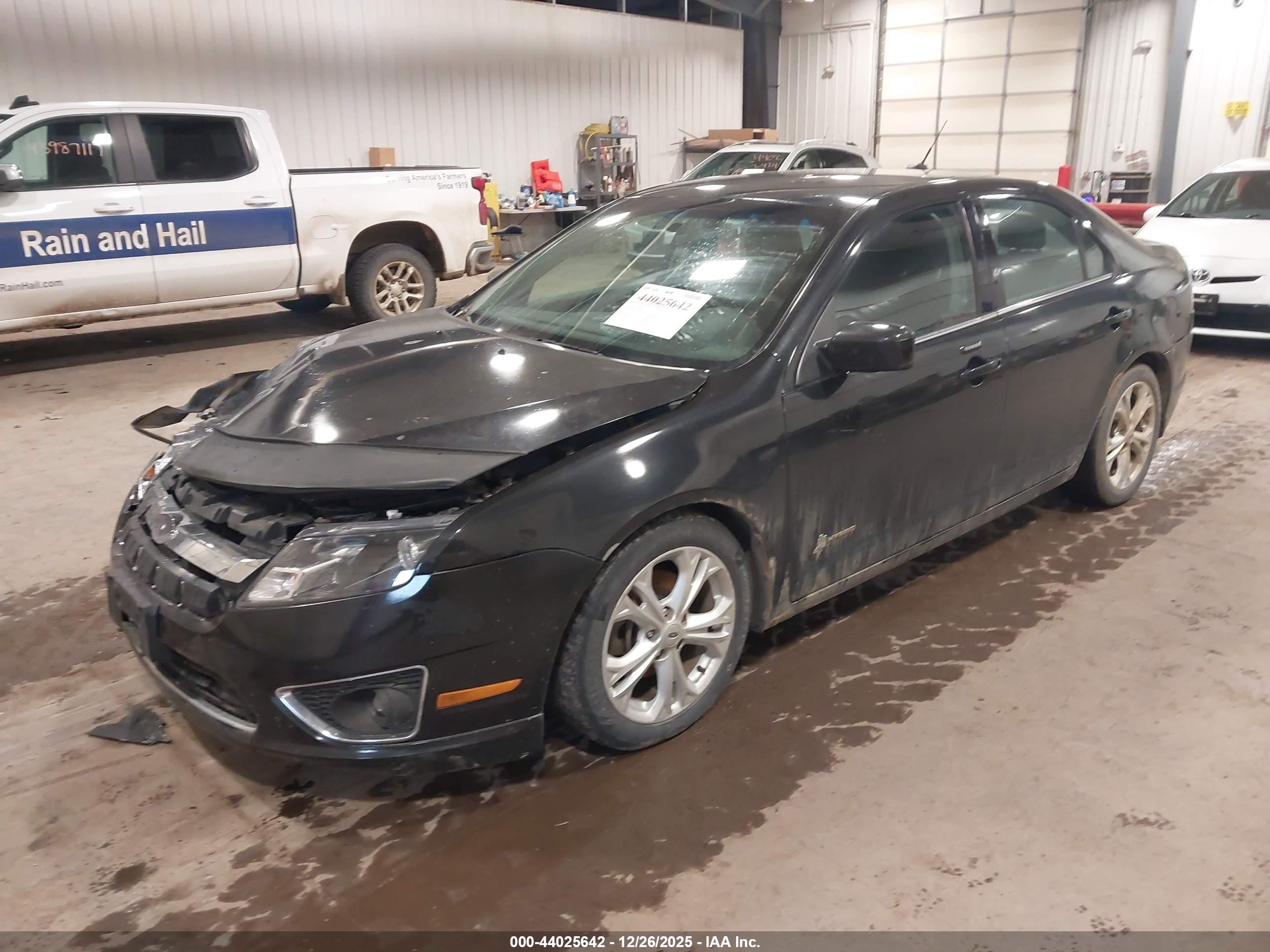 FORD FUSION image 2