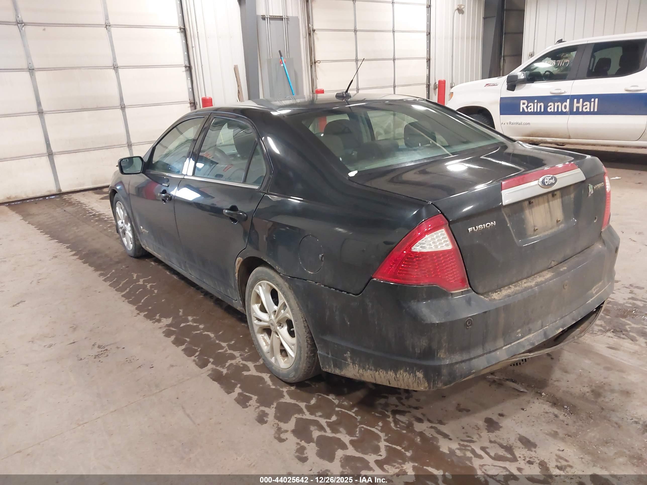 FORD FUSION image 3