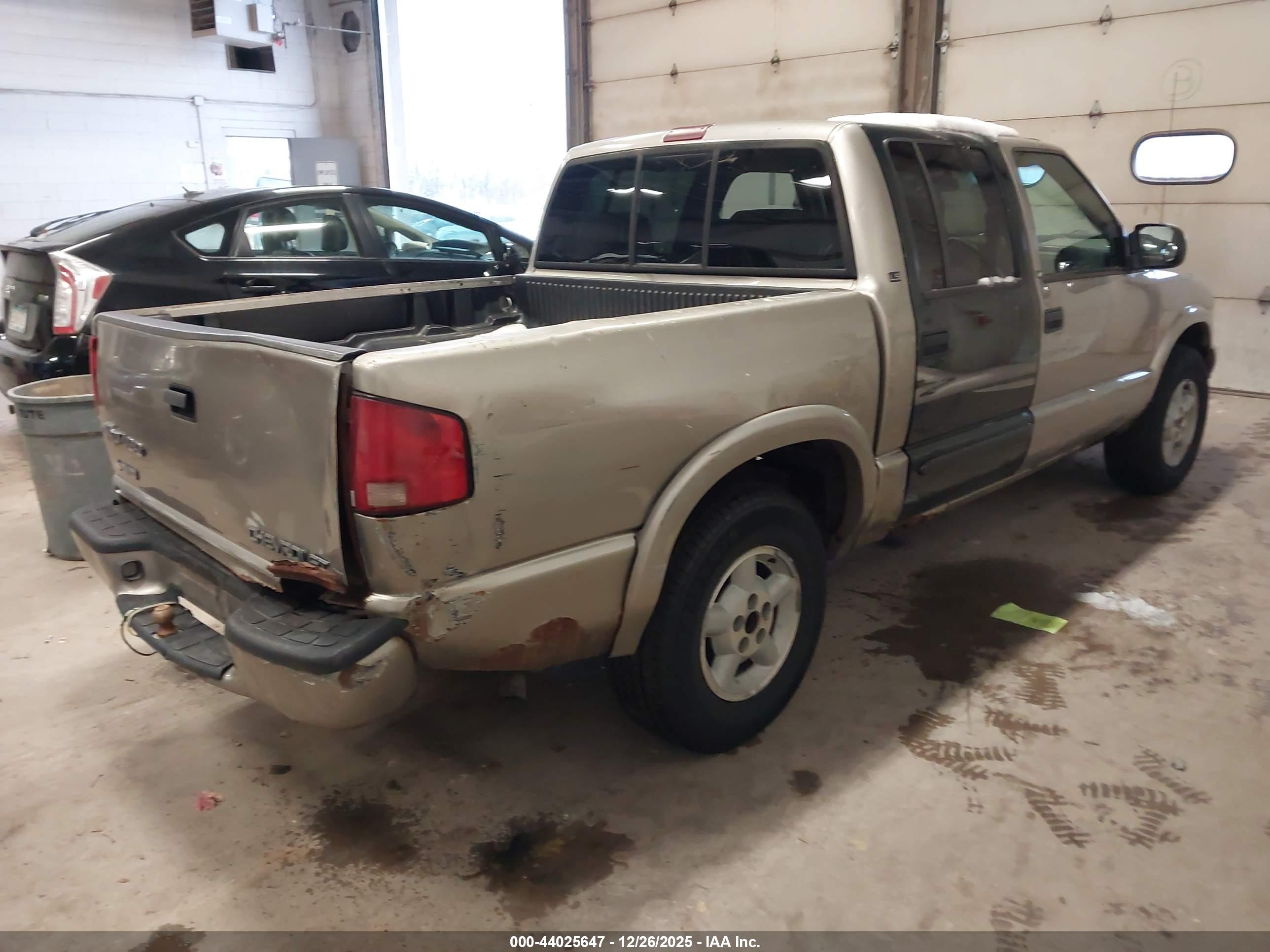 CHEVROLET S-10 image 4