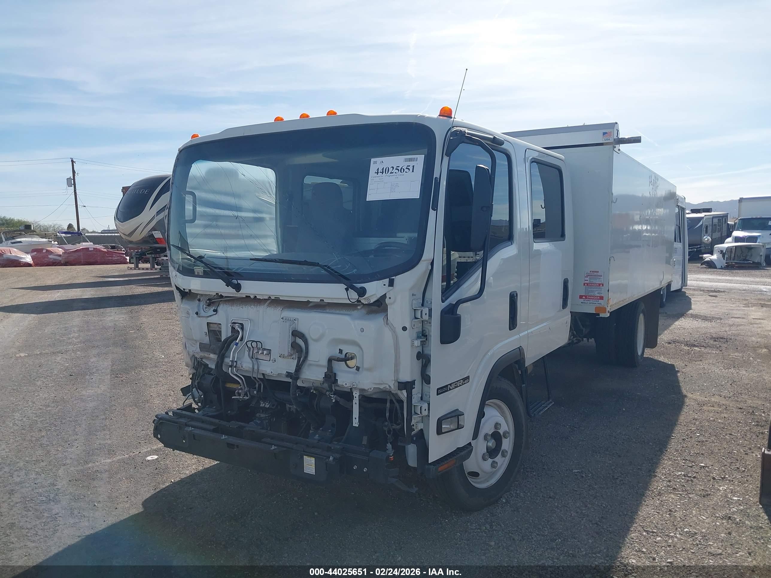 ISUZU NPR image 2