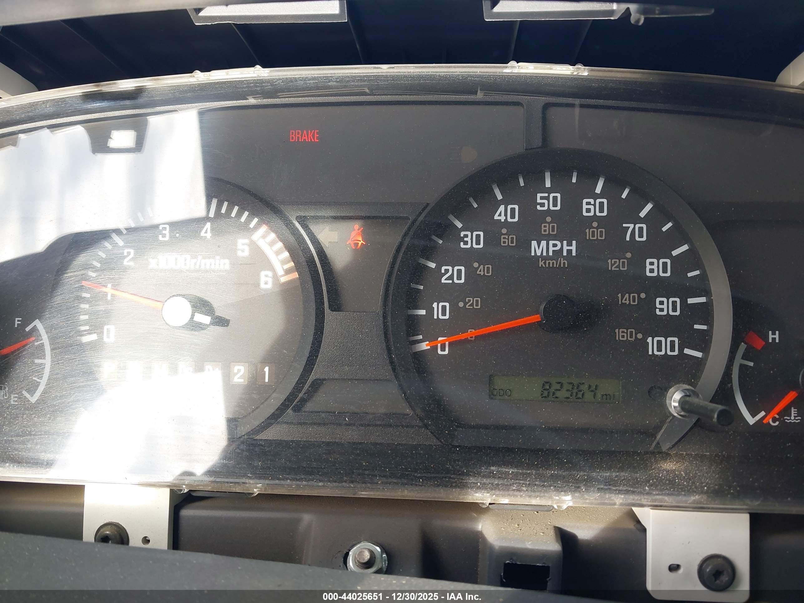 ISUZU NPR image 6