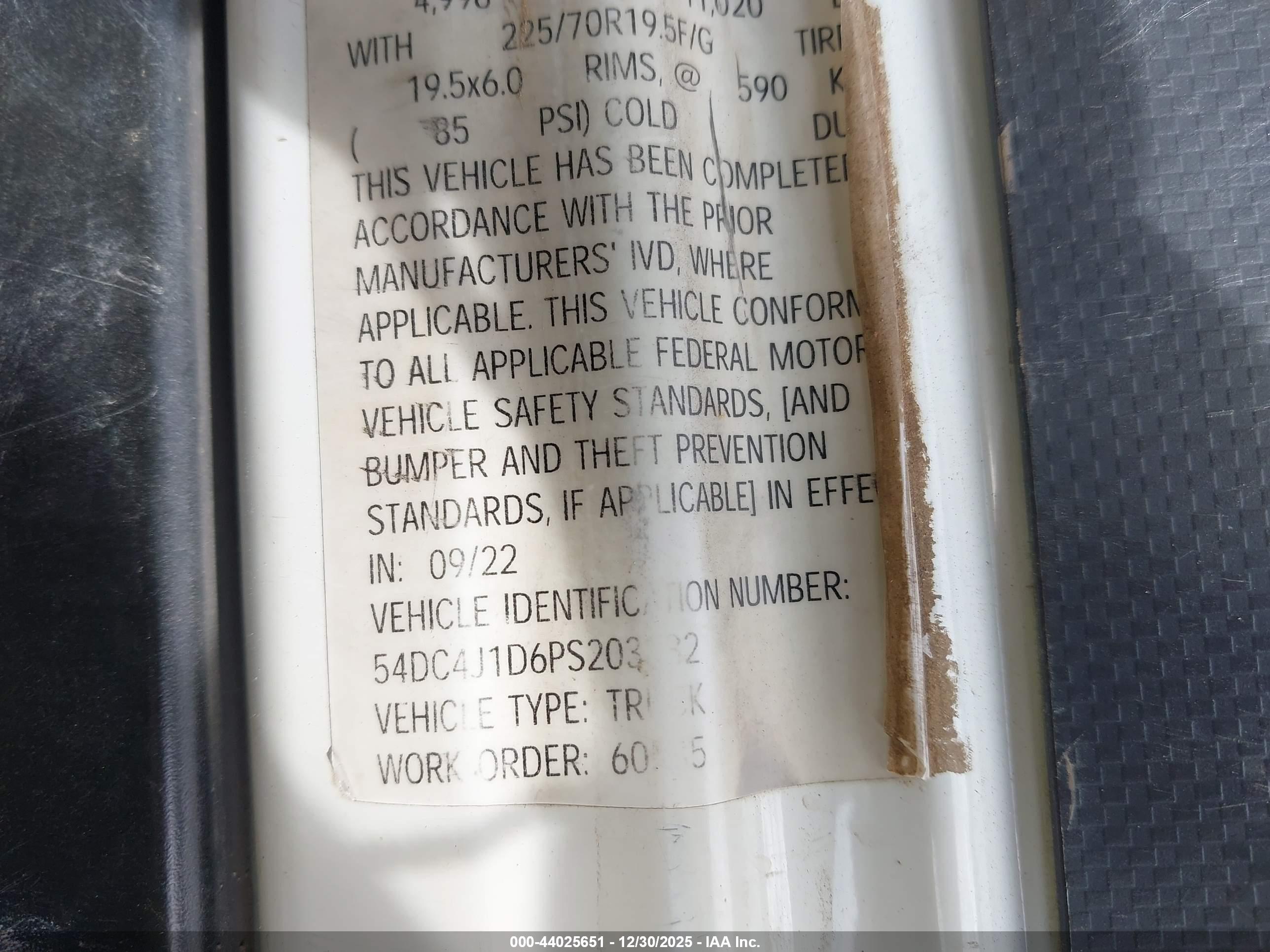 ISUZU NPR image 9