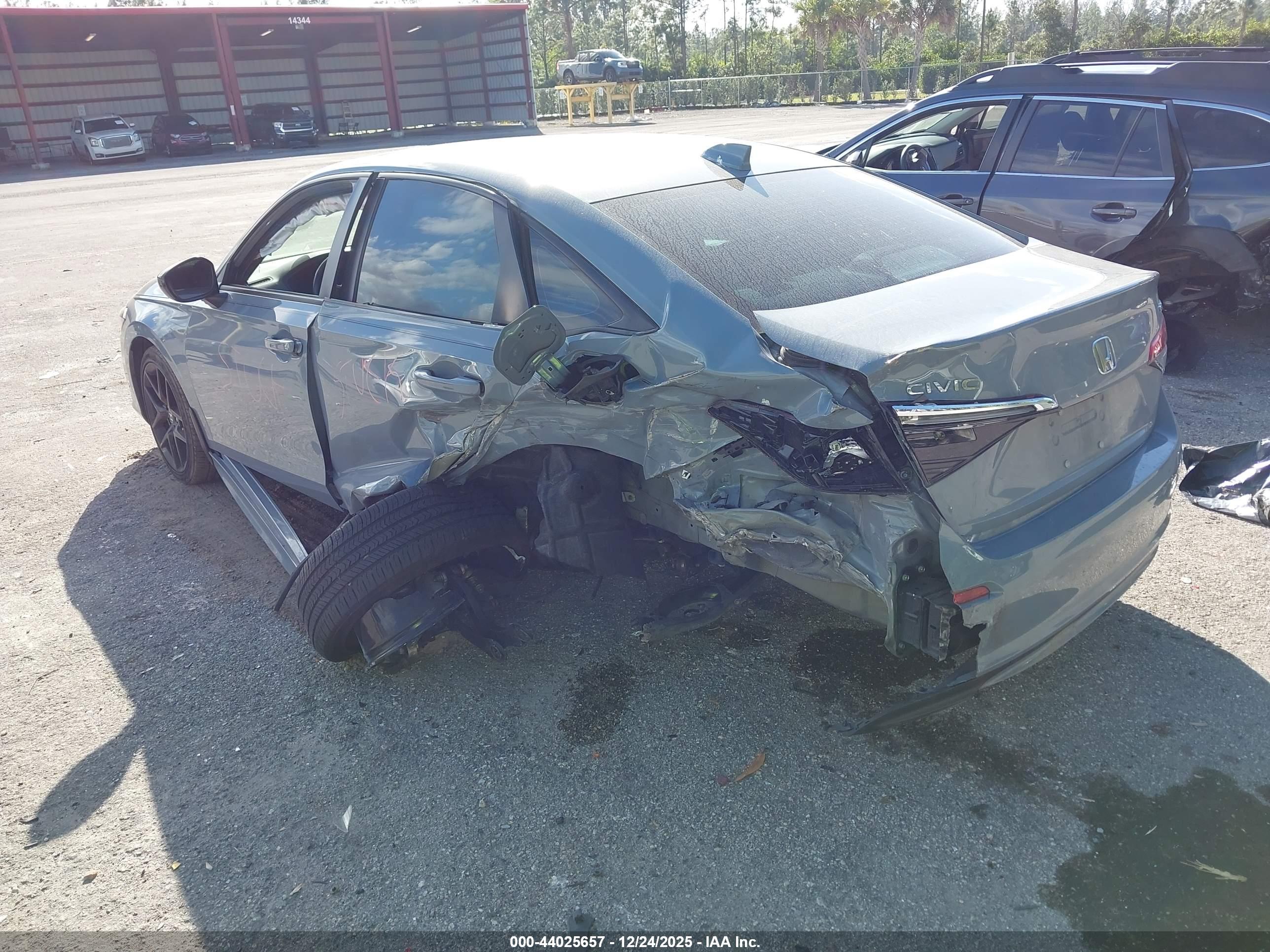 HONDA CIVIC image 3
