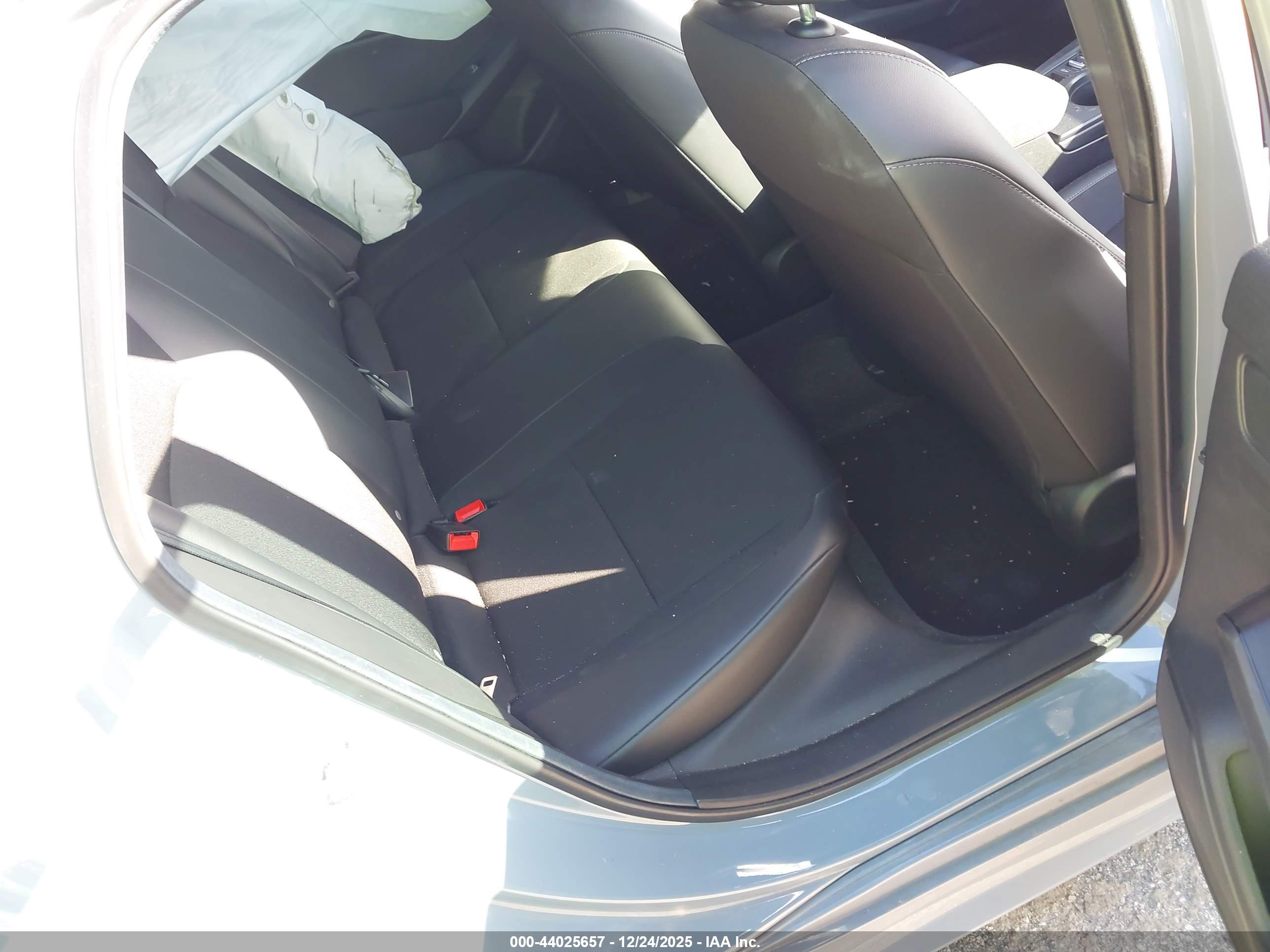 HONDA CIVIC image 8