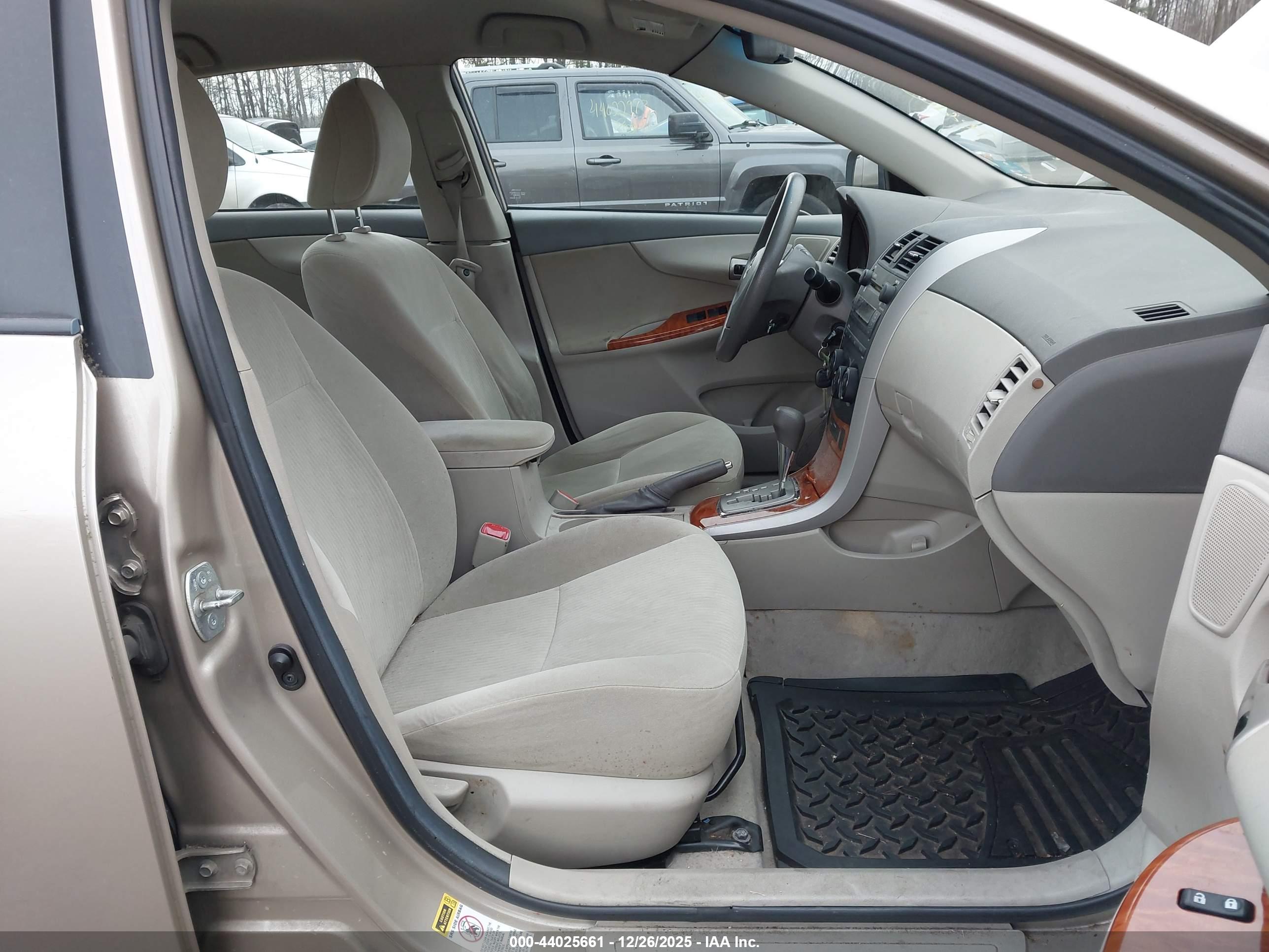 TOYOTA COROLLA image 5