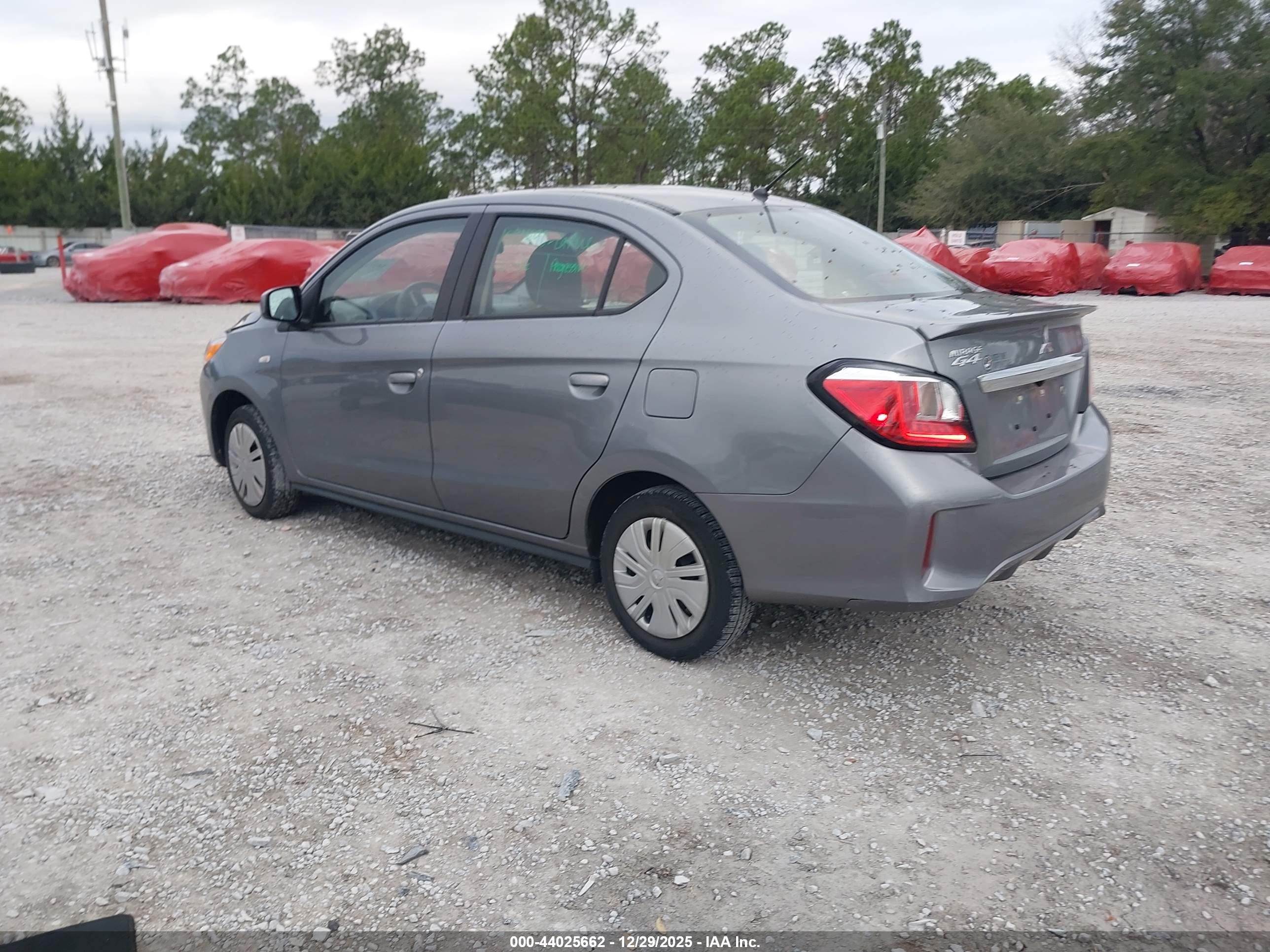 MITSUBISHI MIRAGE image 3