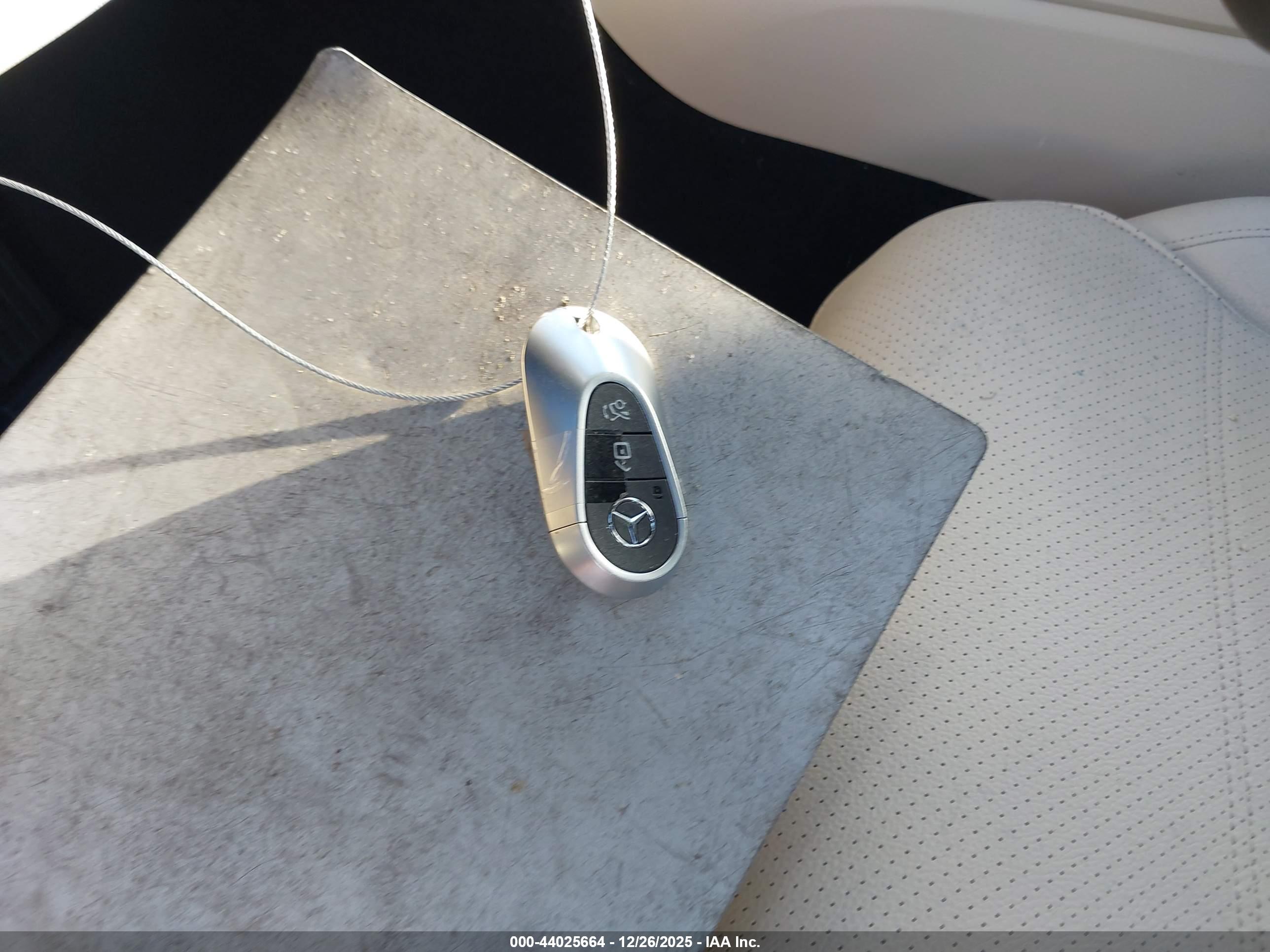 MERCEDES-BENZ C image 11