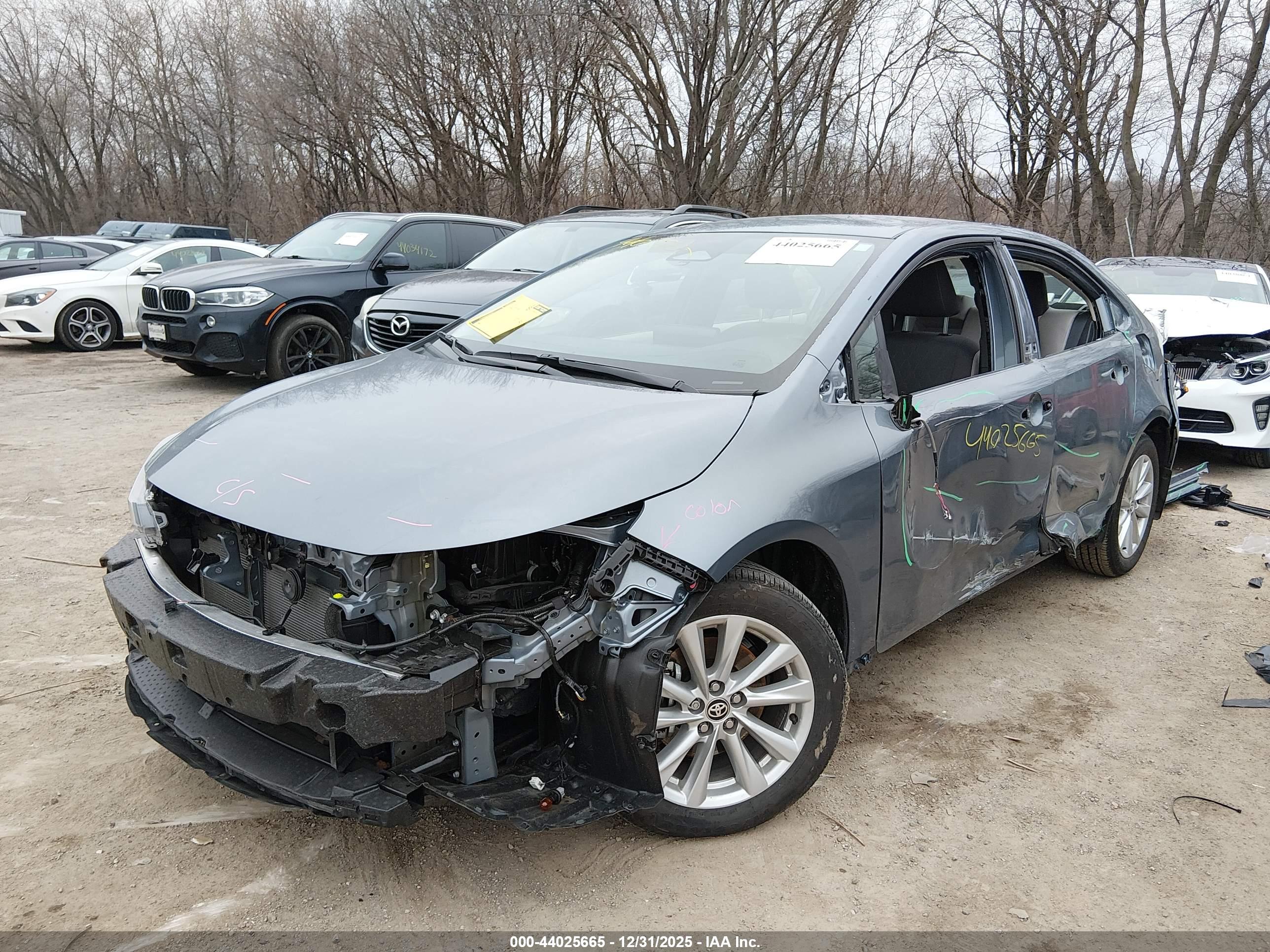 TOYOTA COROLLA image 2