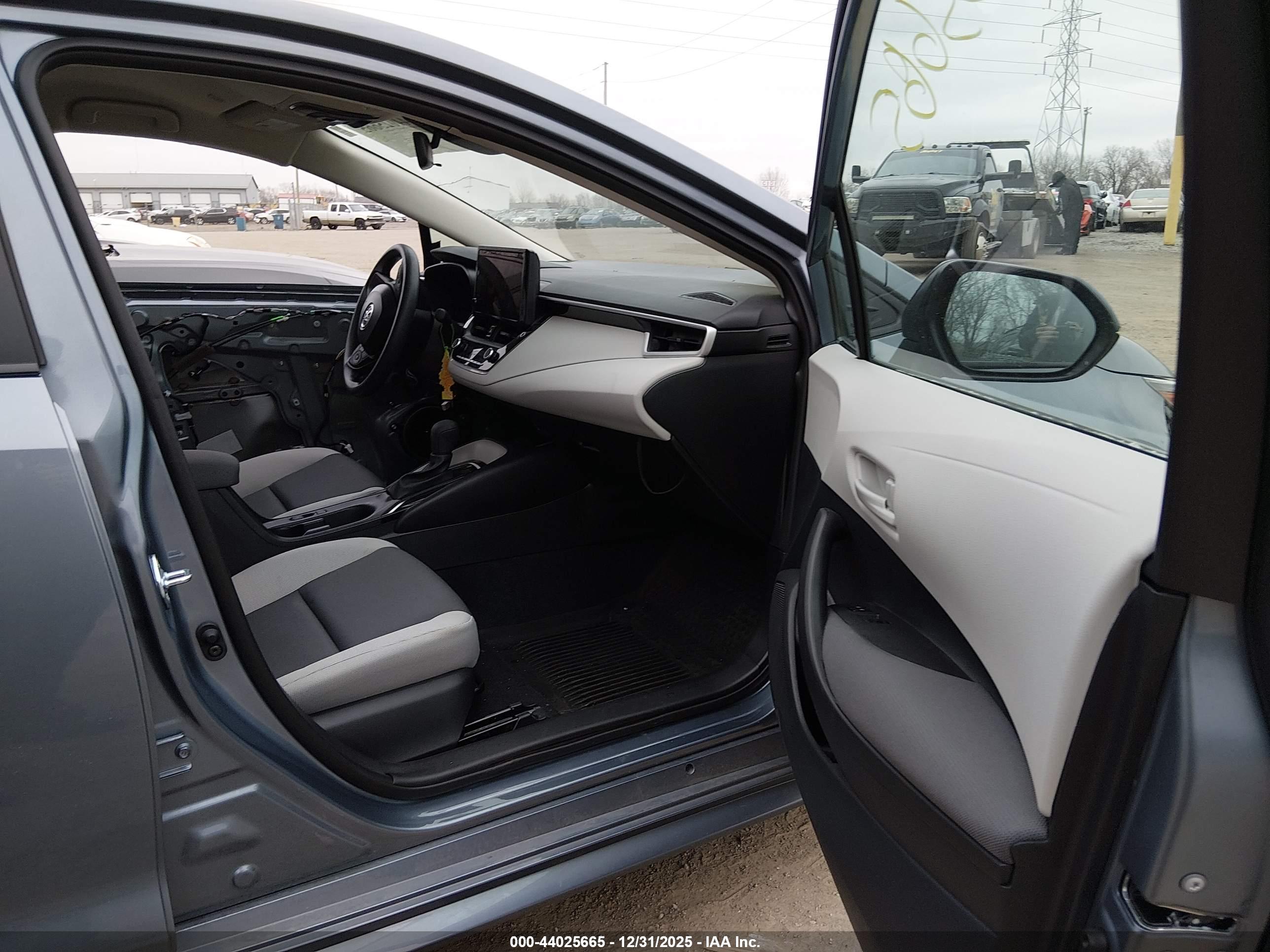 TOYOTA COROLLA image 5