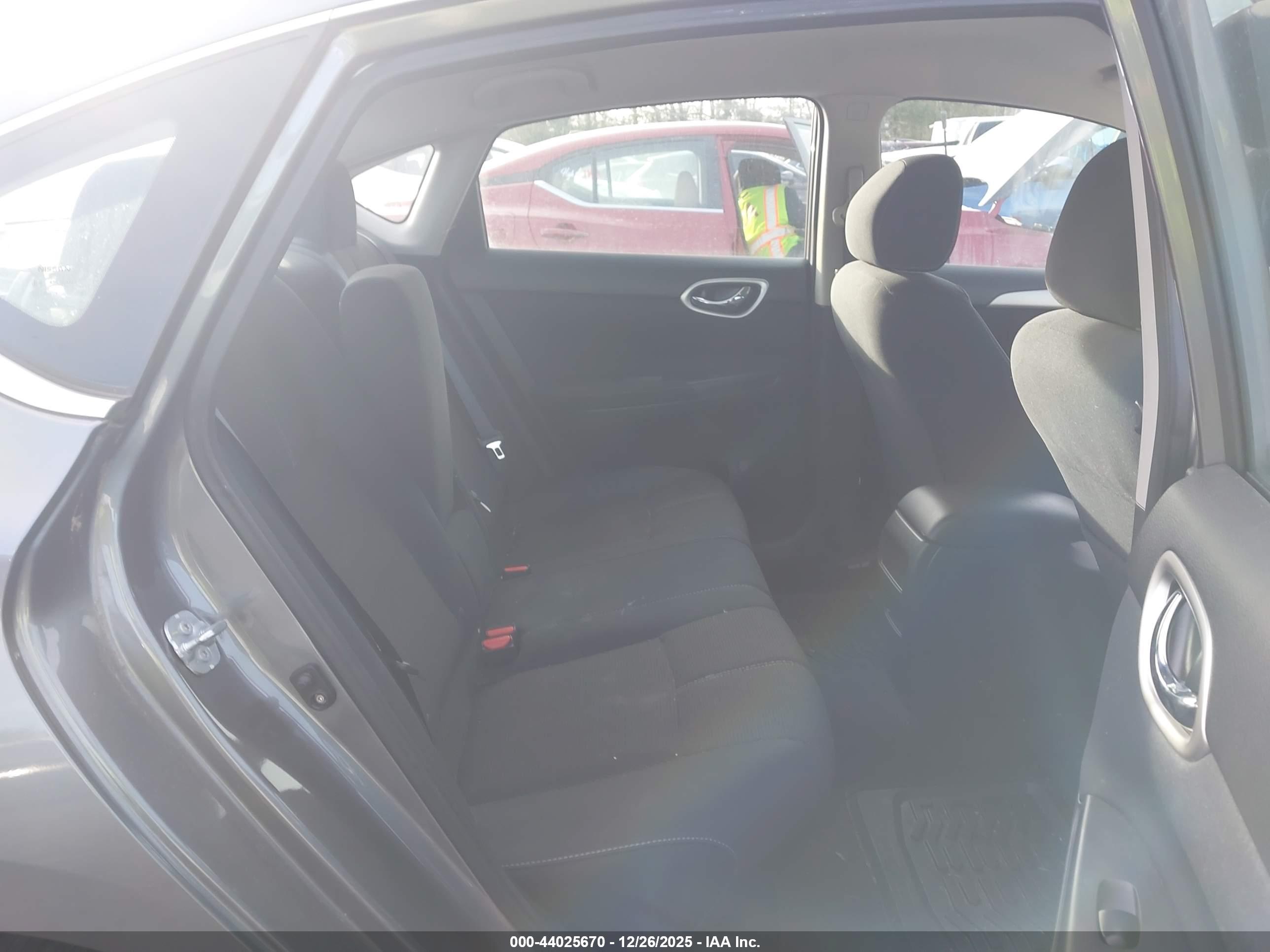 NISSAN SENTRA image 8