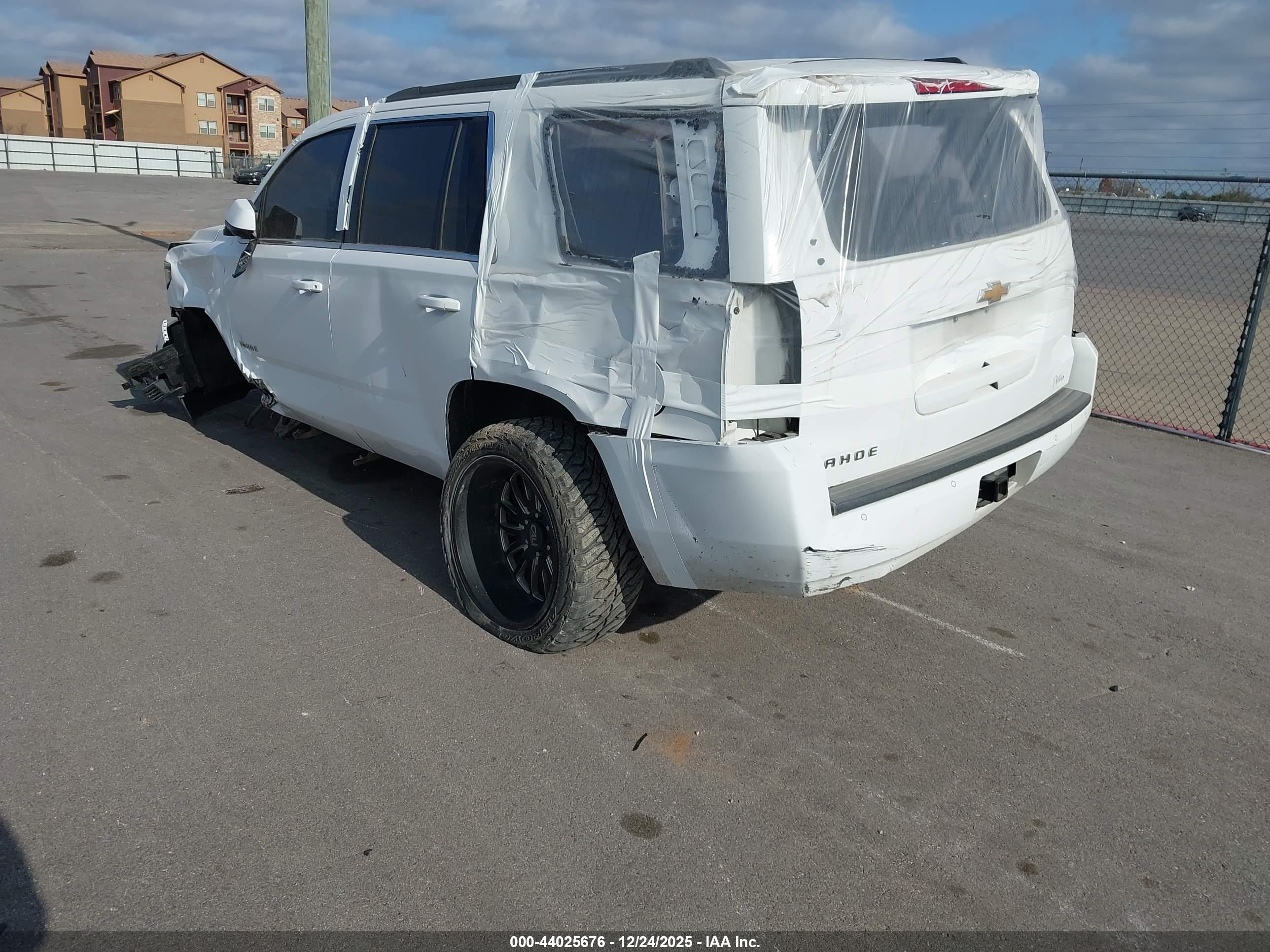 CHEVROLET TAHOE image 3
