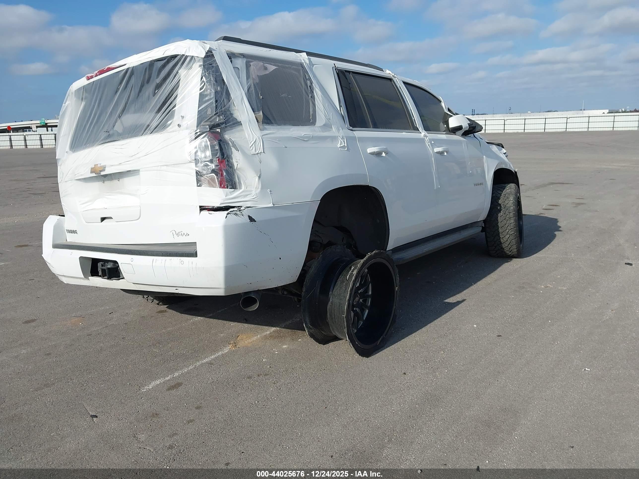 CHEVROLET TAHOE image 4