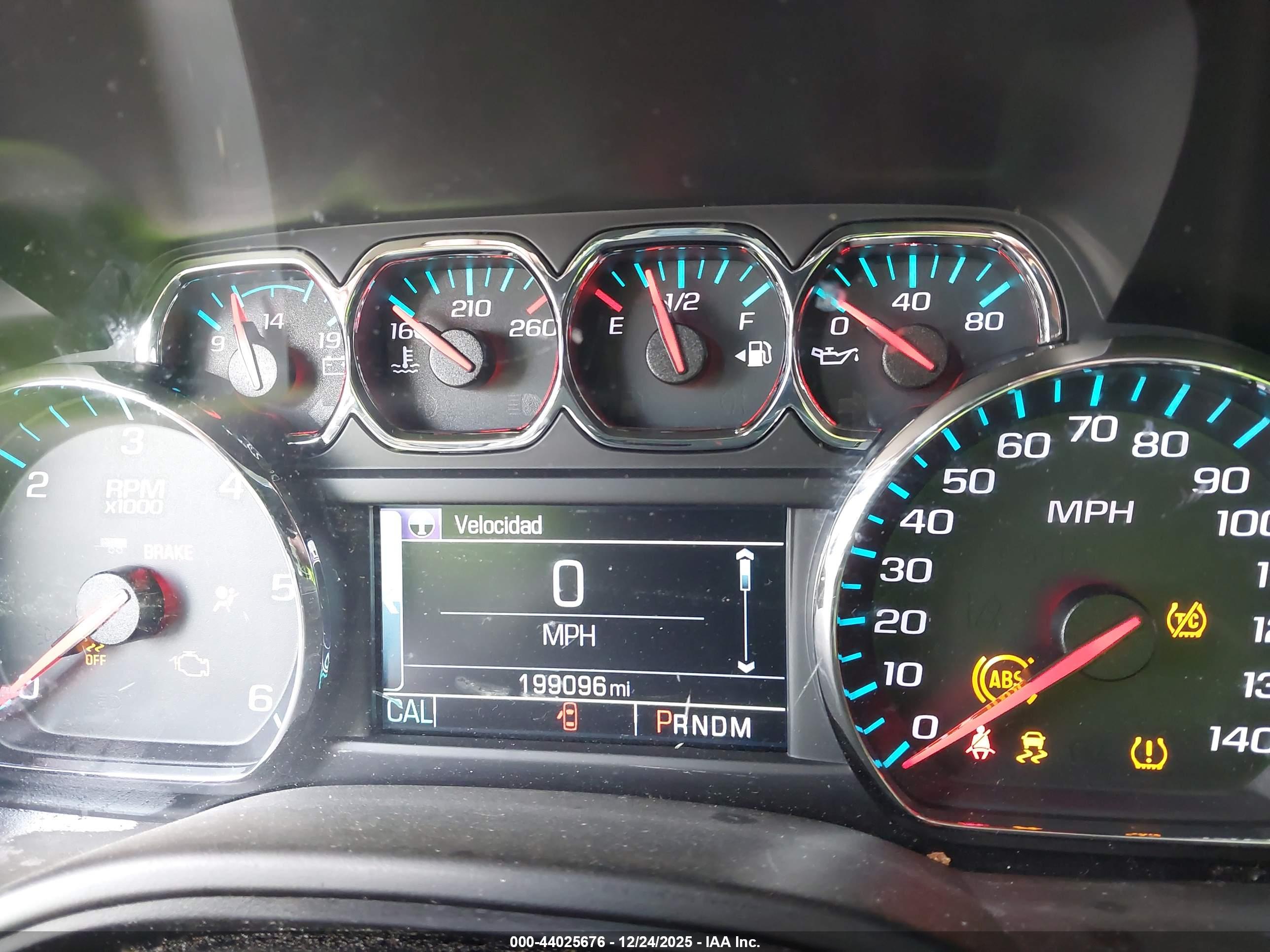 CHEVROLET TAHOE image 7
