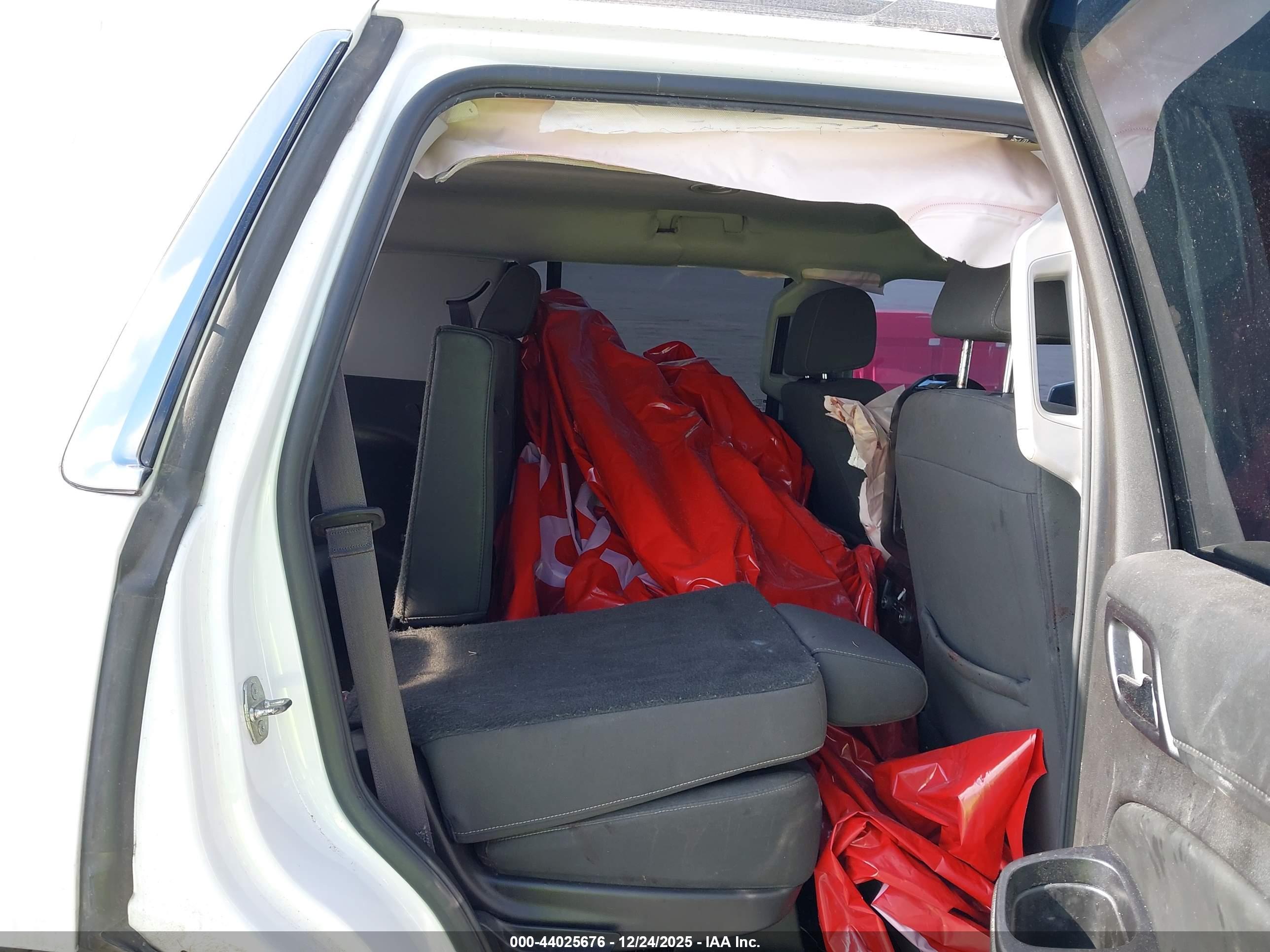 CHEVROLET TAHOE image 8