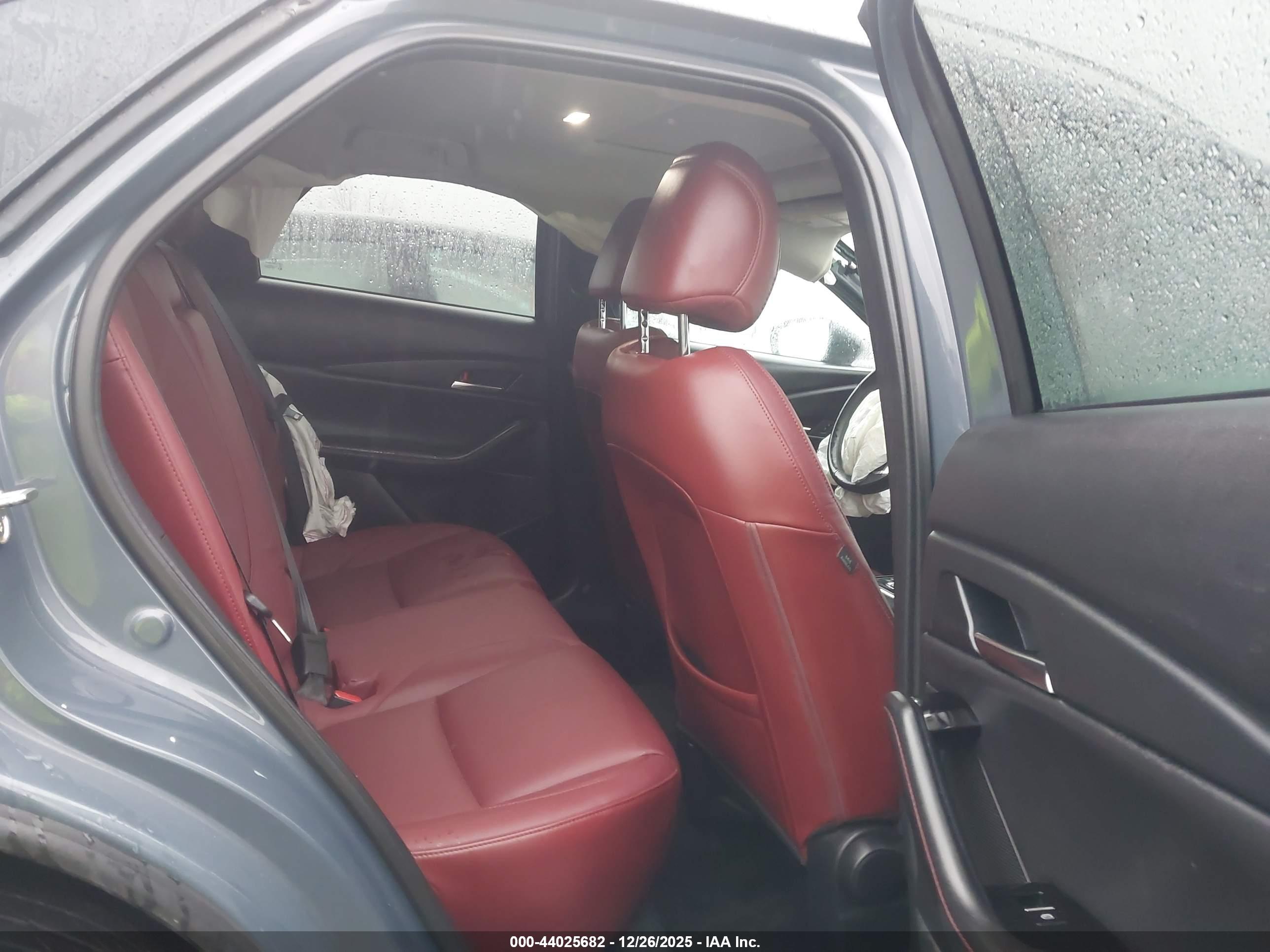 MAZDA CX-30 image 8