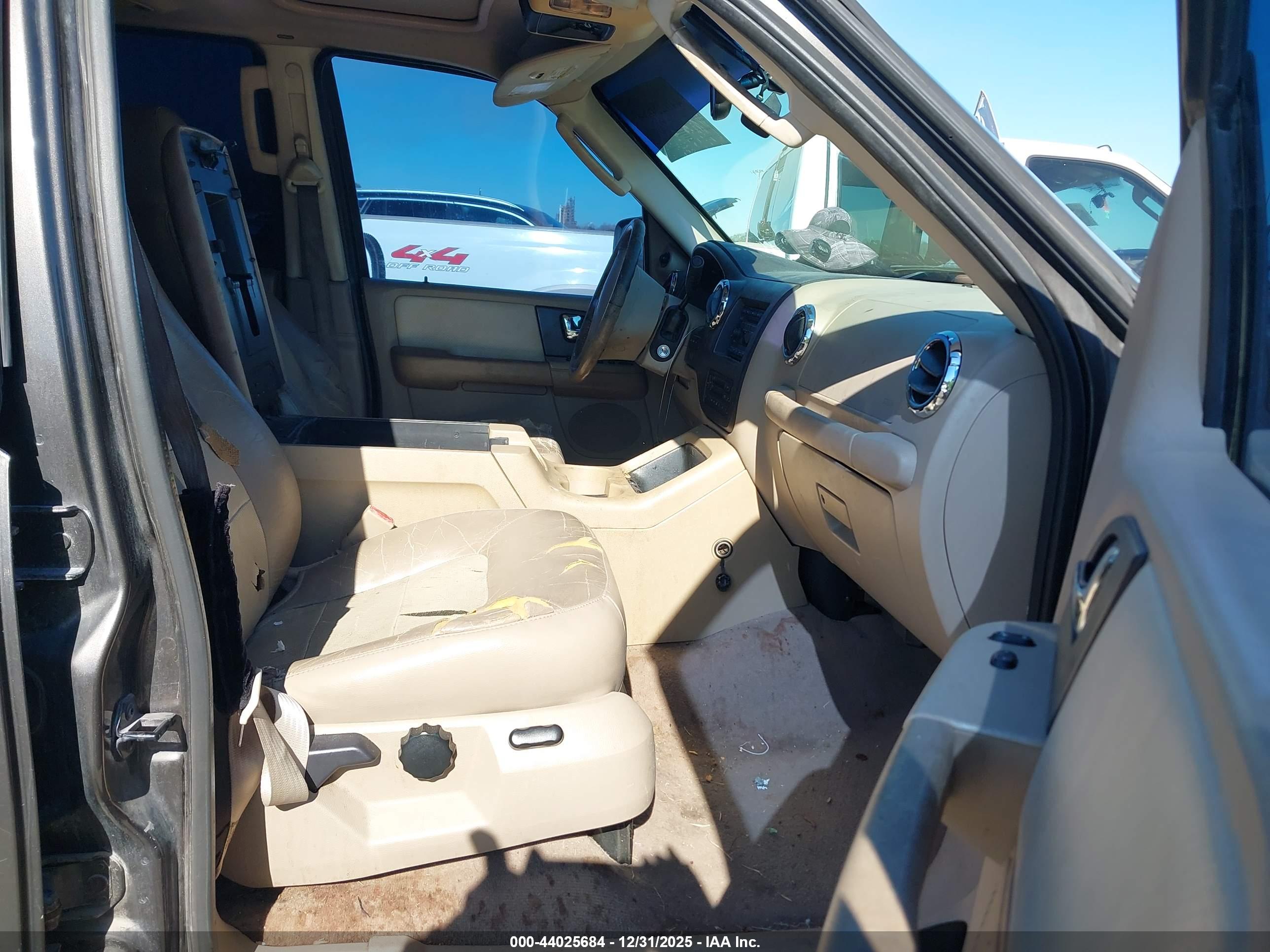 FORD EXPEDITION image 5