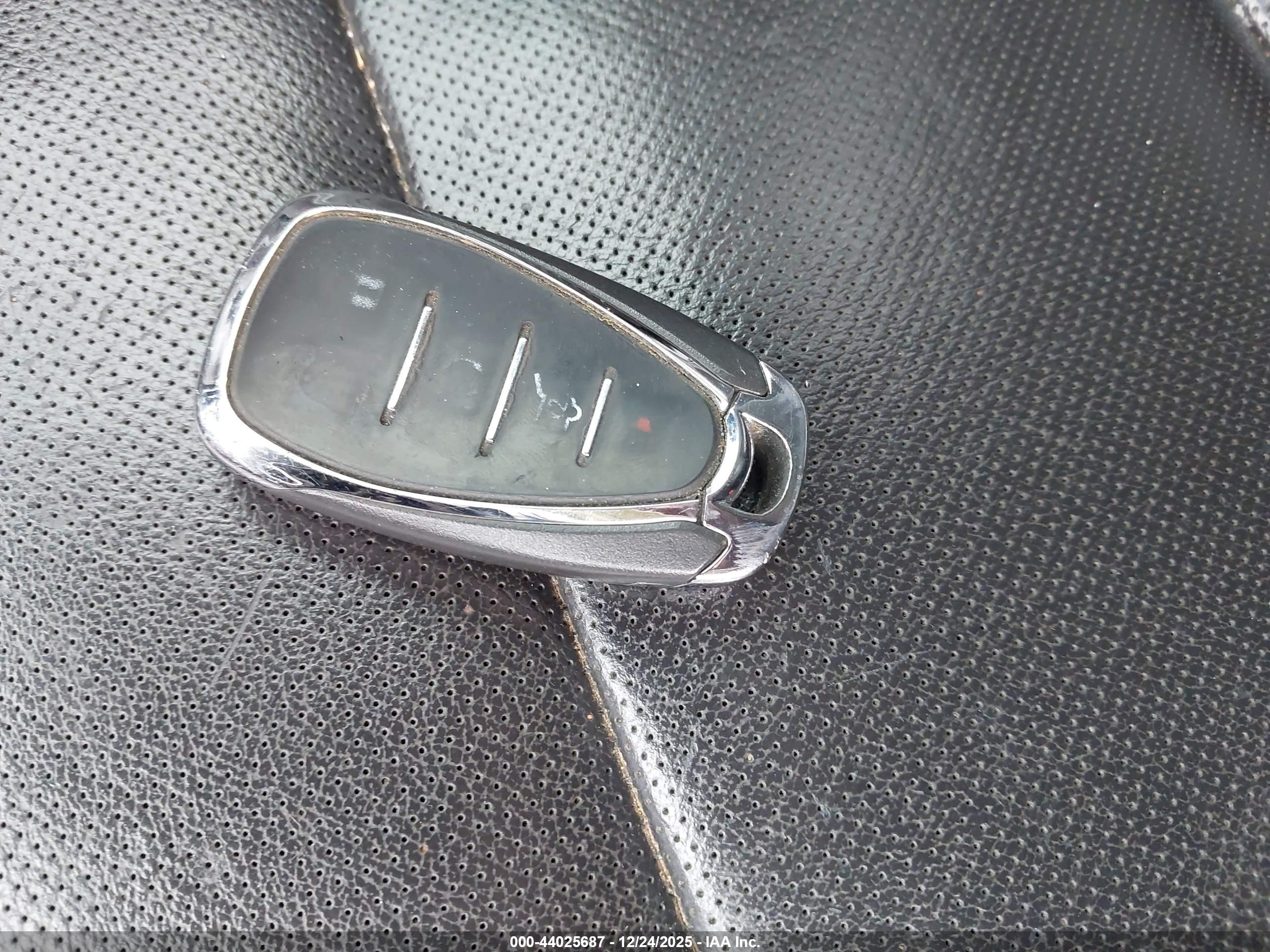 CHEVROLET TRAVERSE image 11