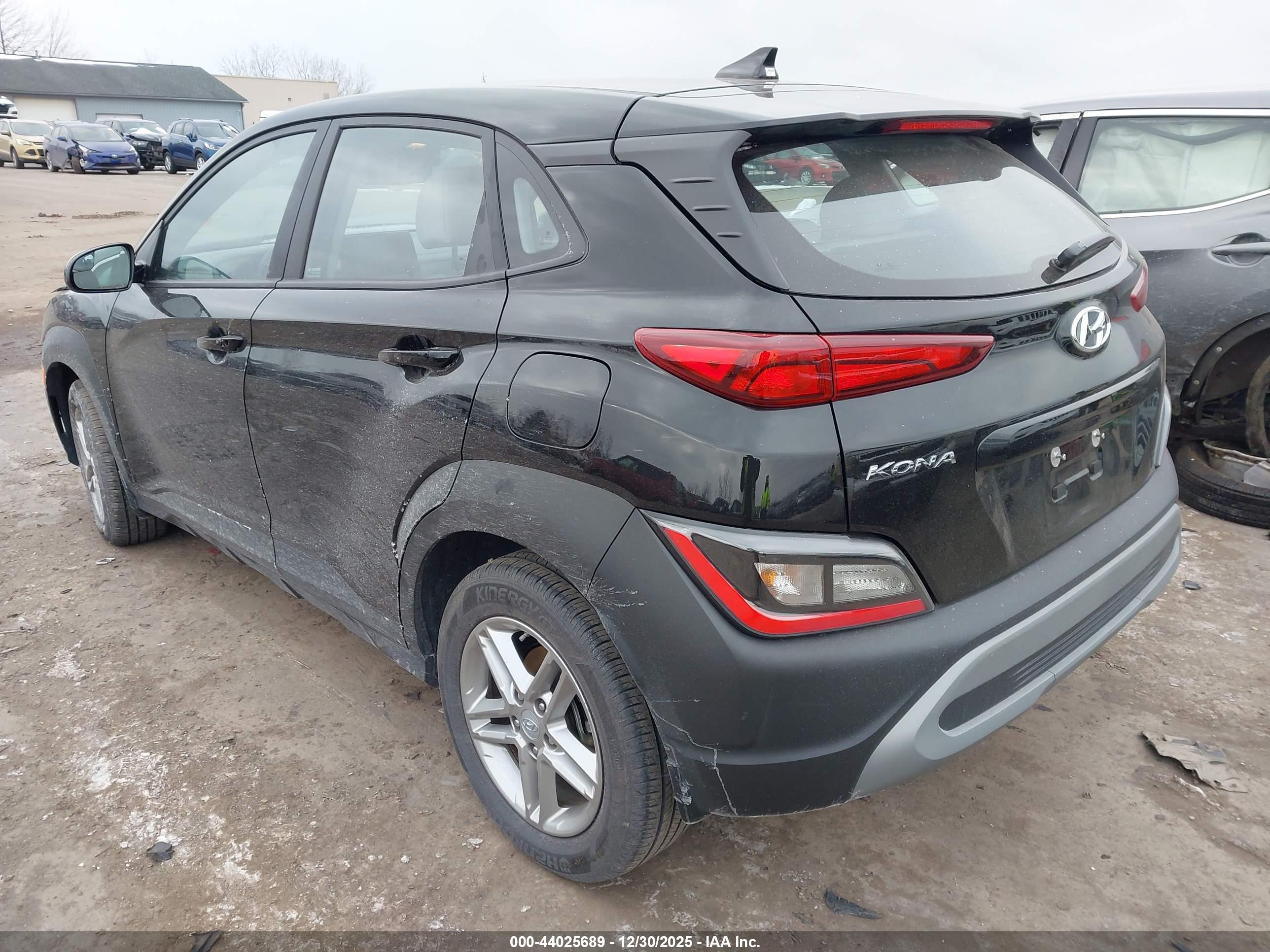 HYUNDAI KONA image 3
