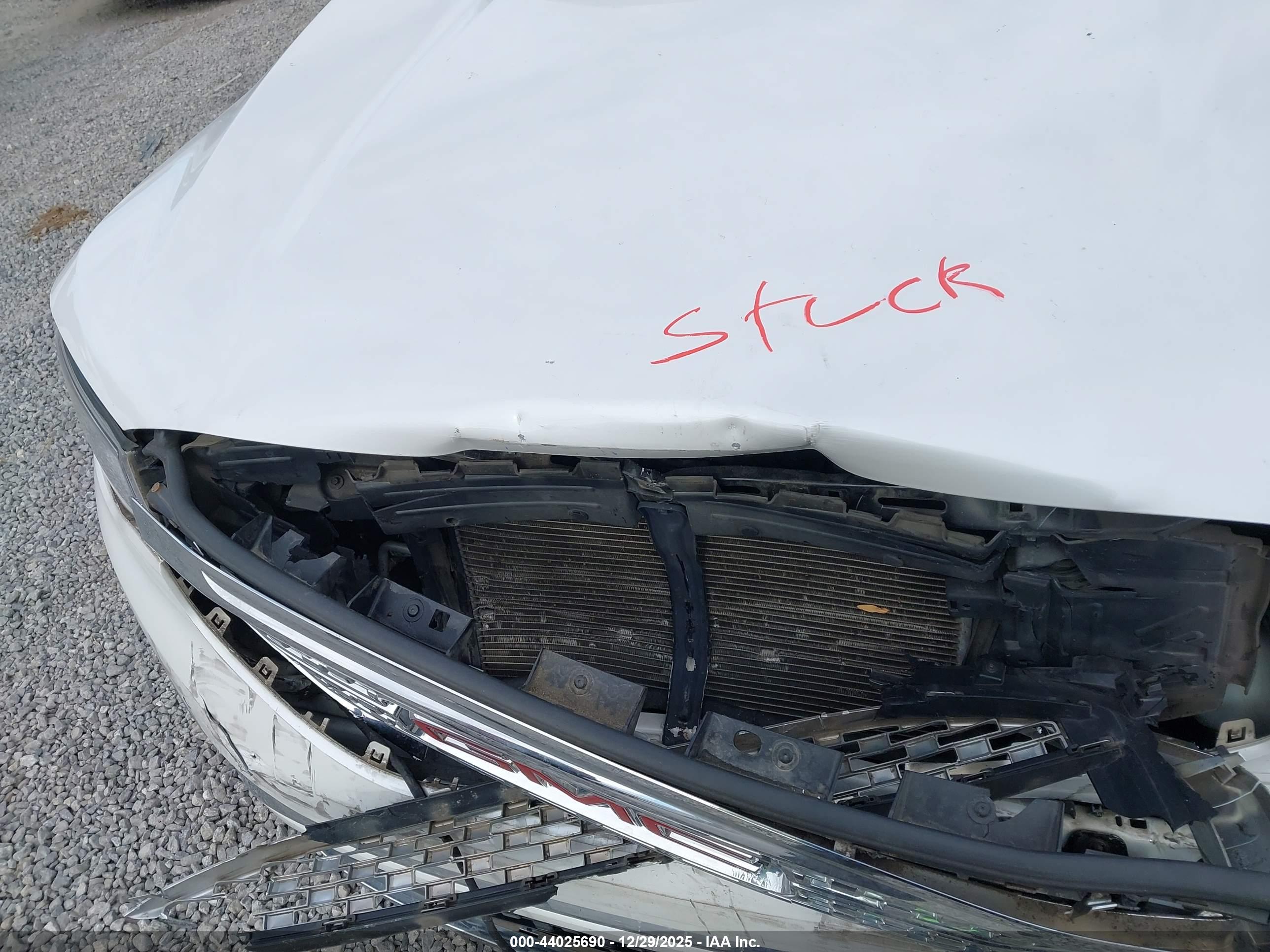 GMC ACADIA image 10