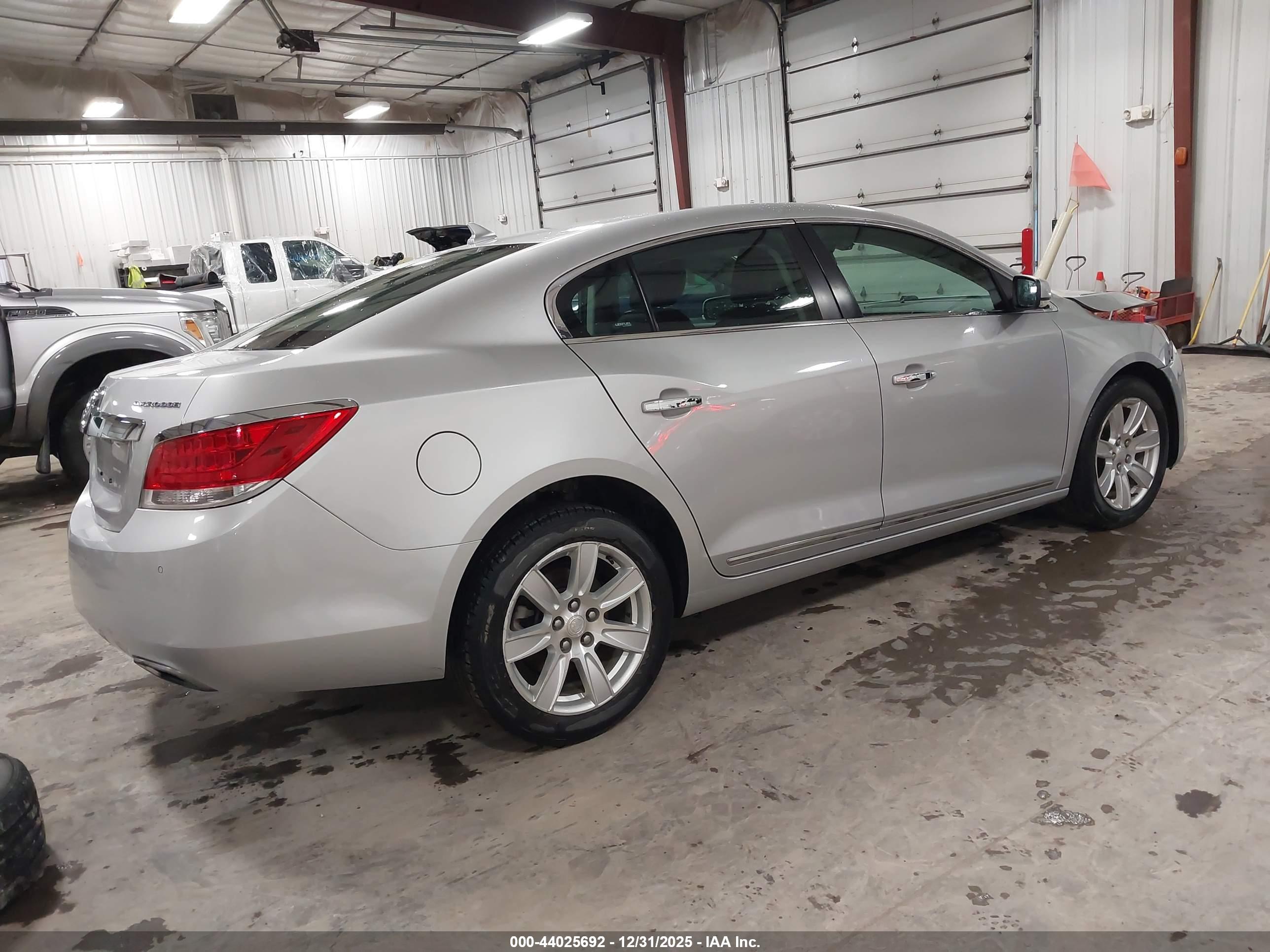 BUICK LACROSSE image 4