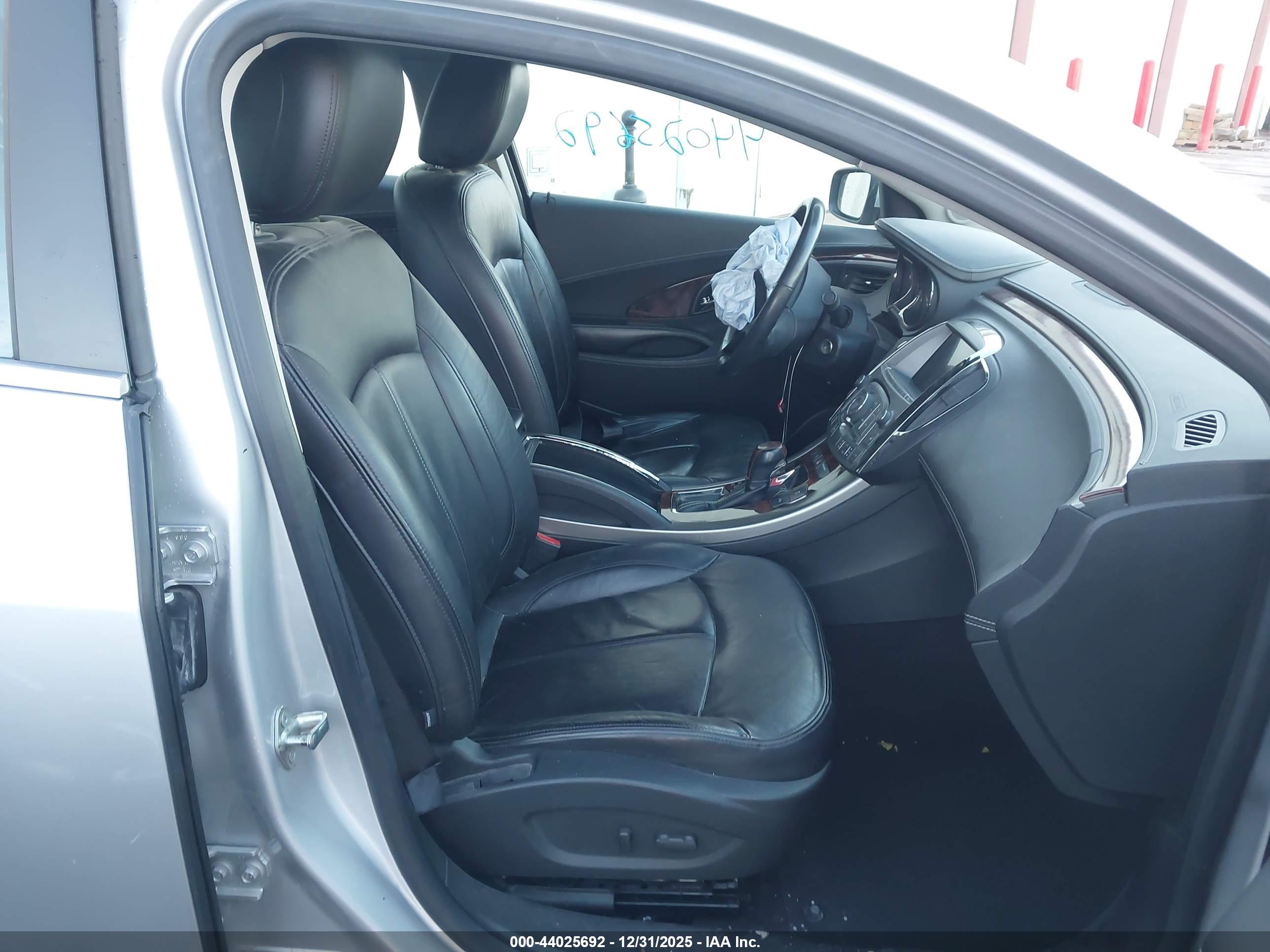 BUICK LACROSSE image 5