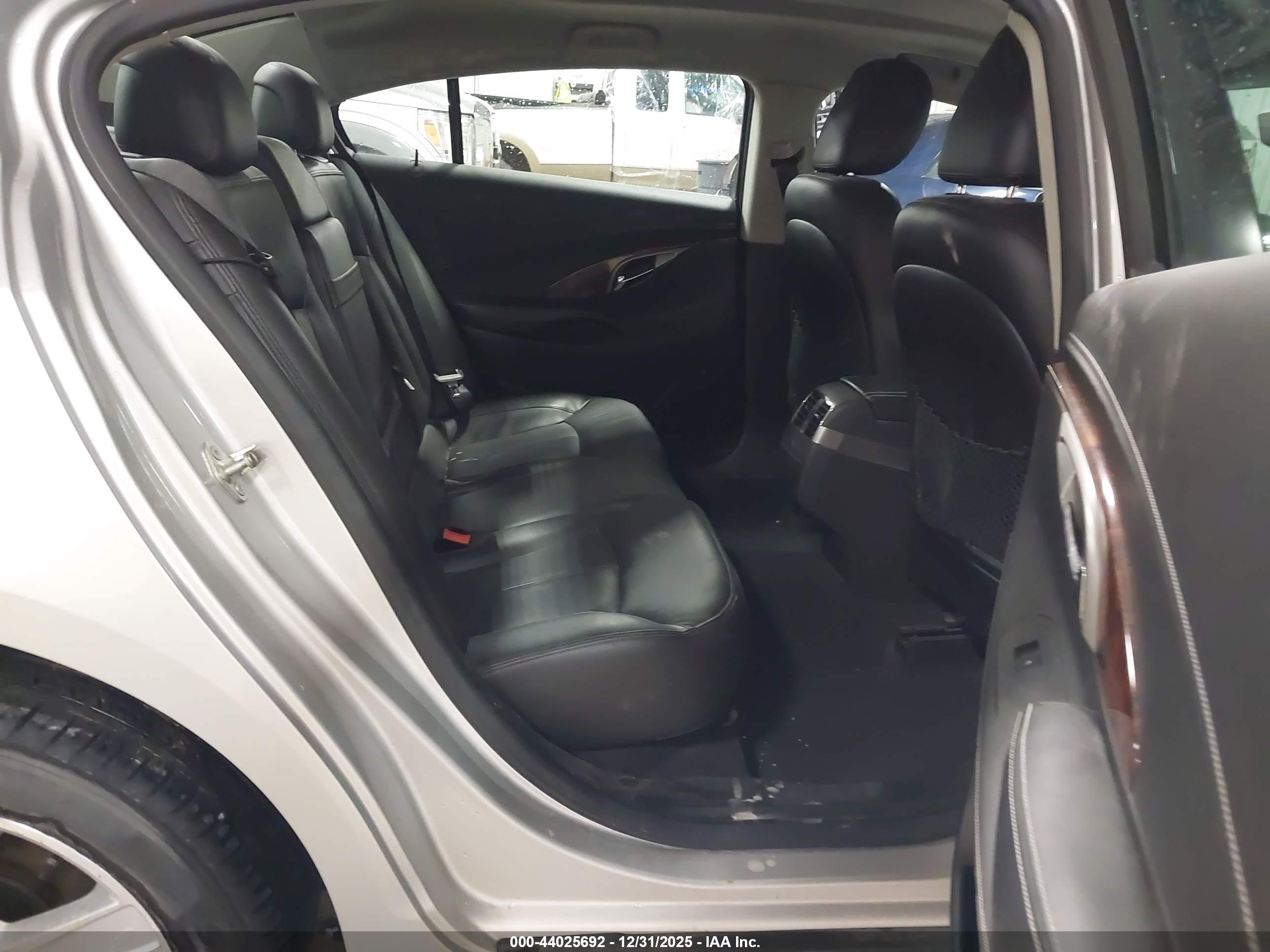 BUICK LACROSSE image 8