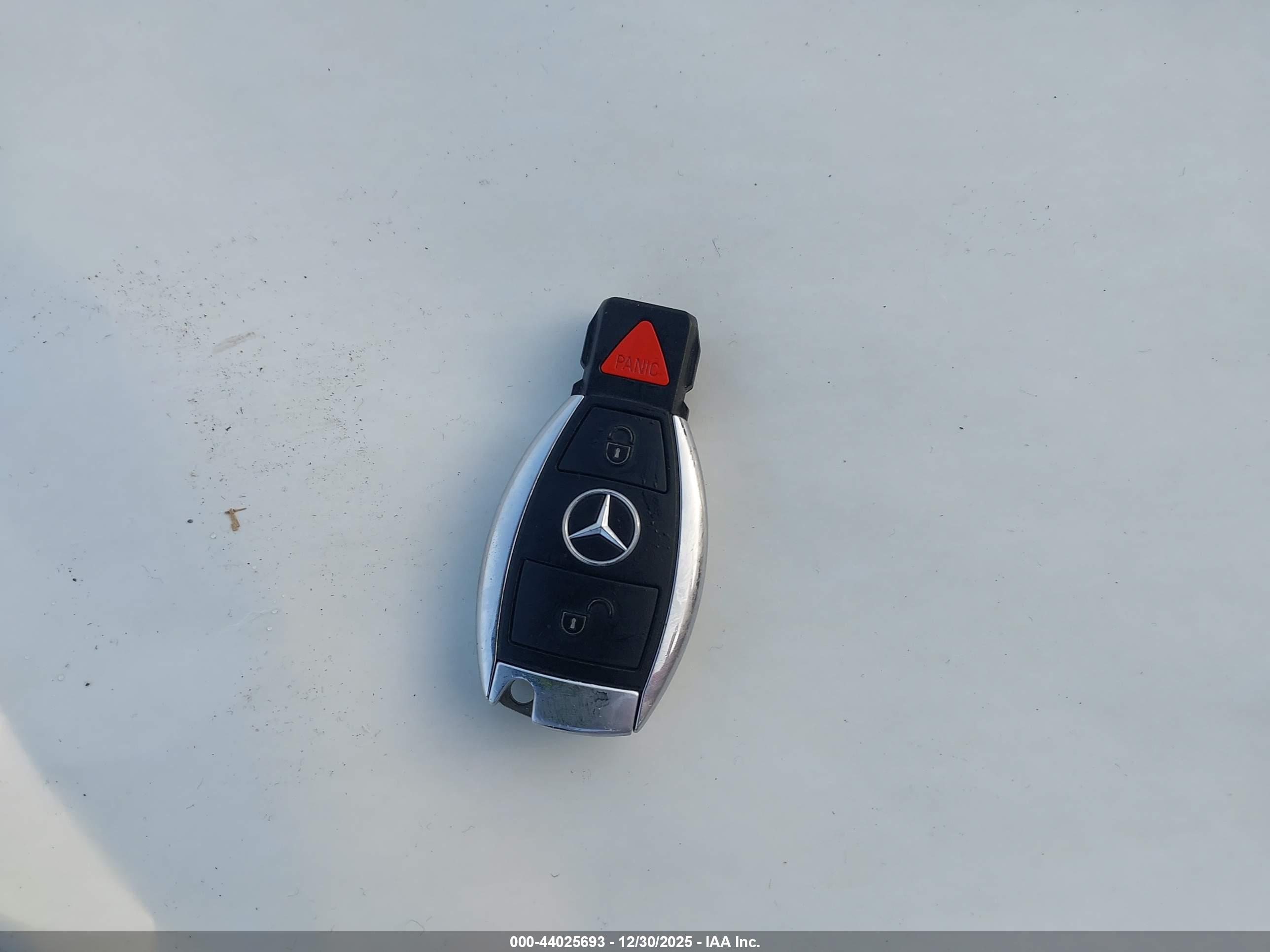 MERCEDES-BENZ GLK image 11