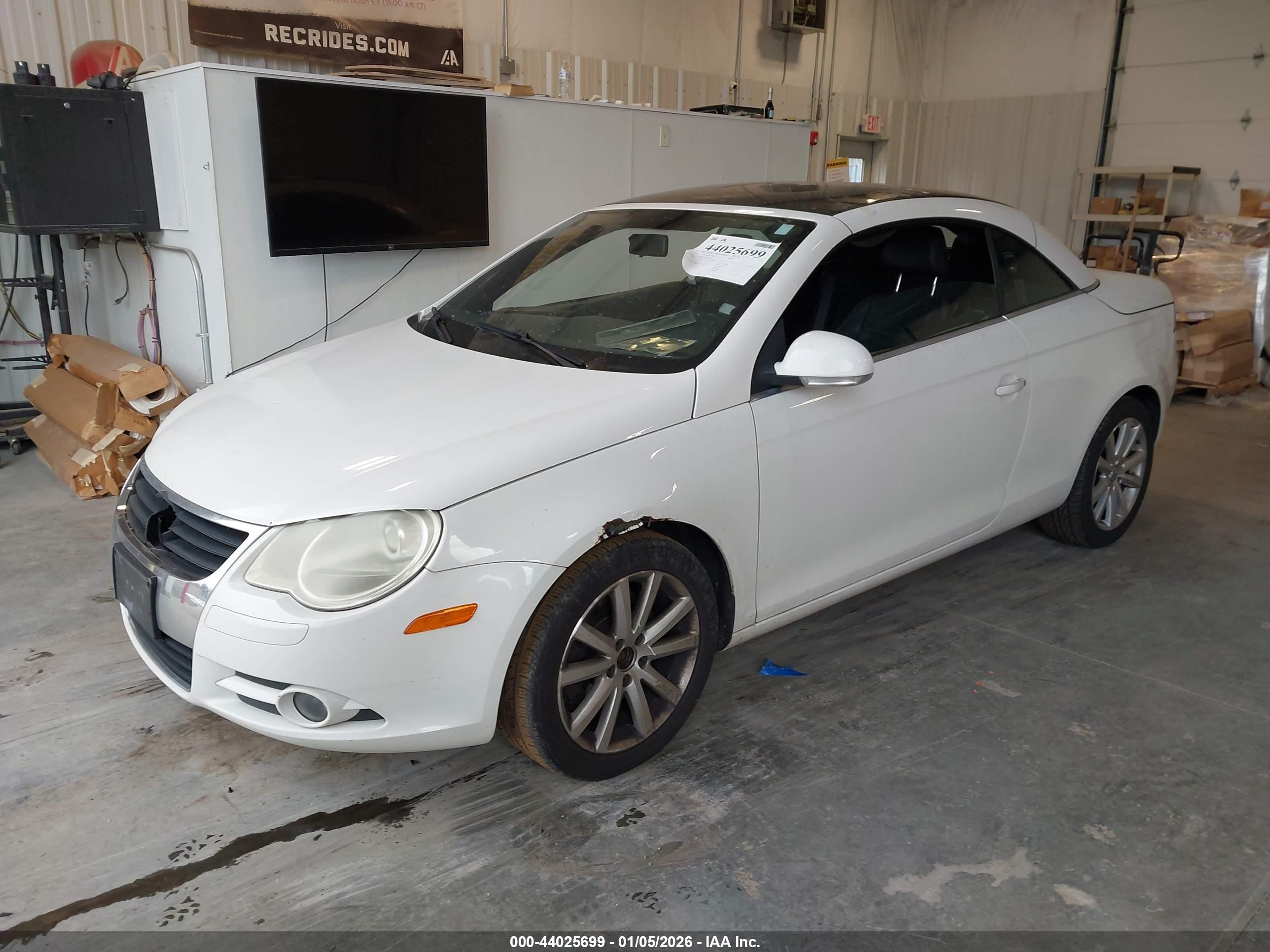 VOLKSWAGEN EOS image 2