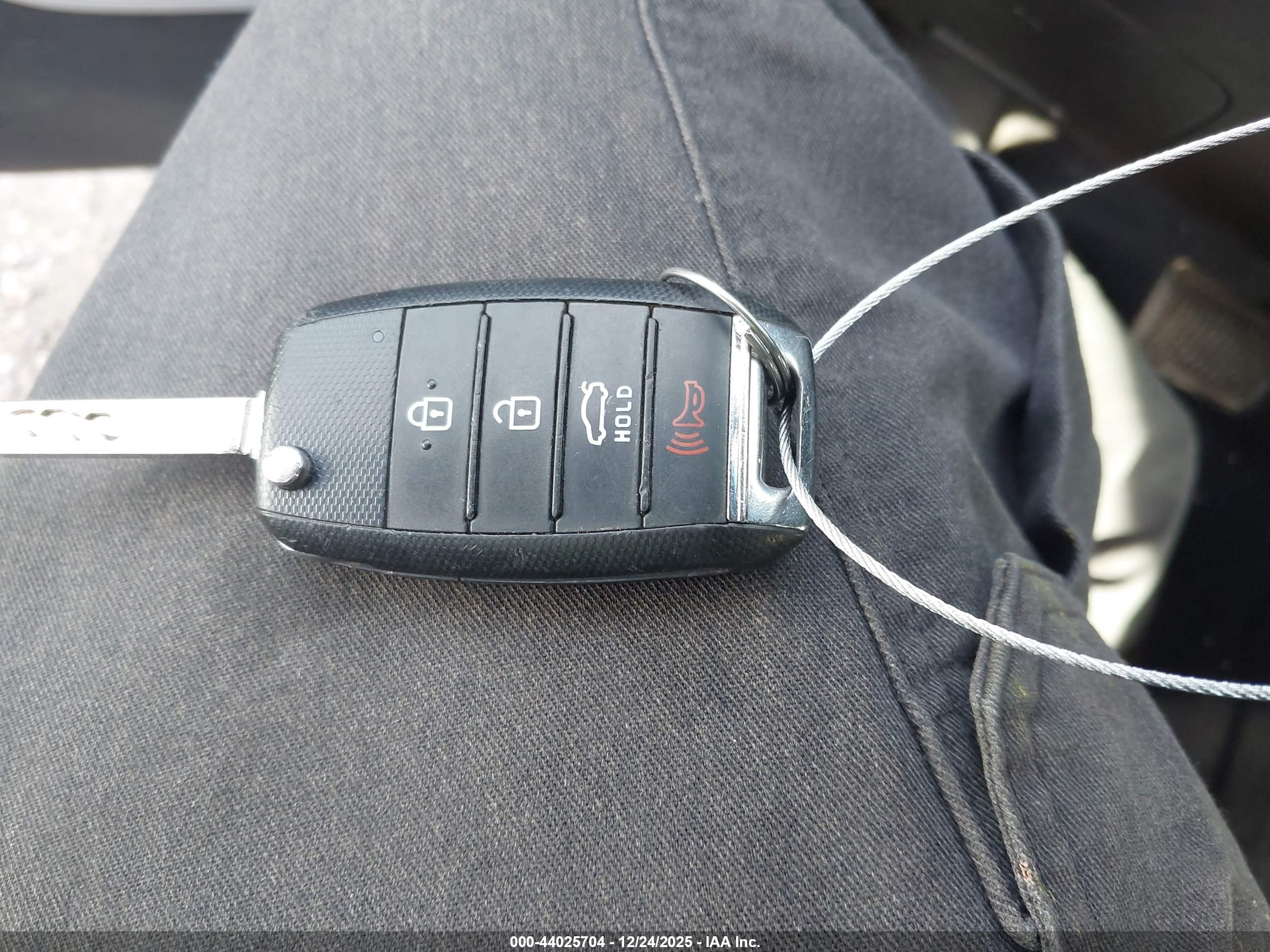 KIA RIO image 11