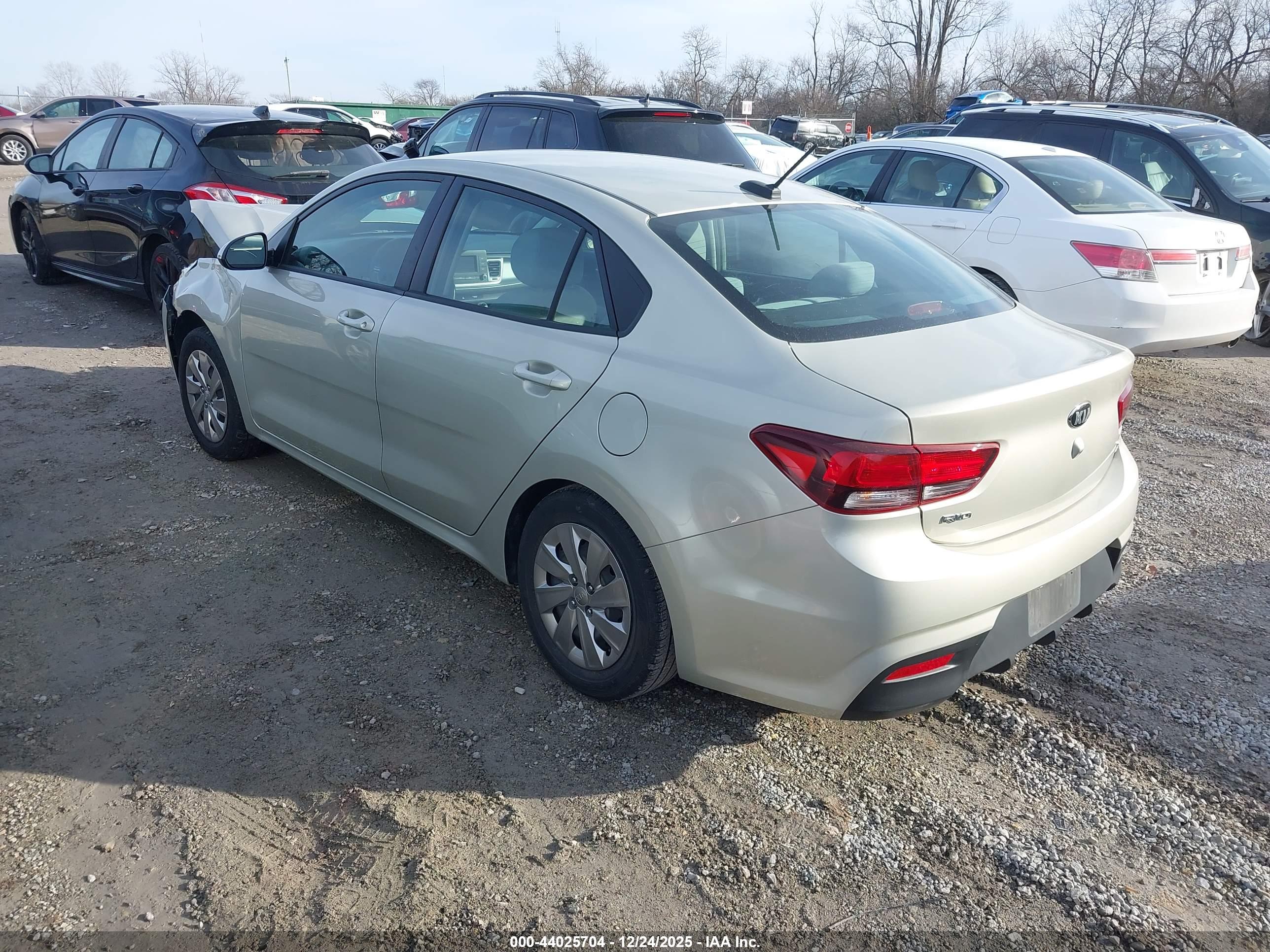 KIA RIO image 3