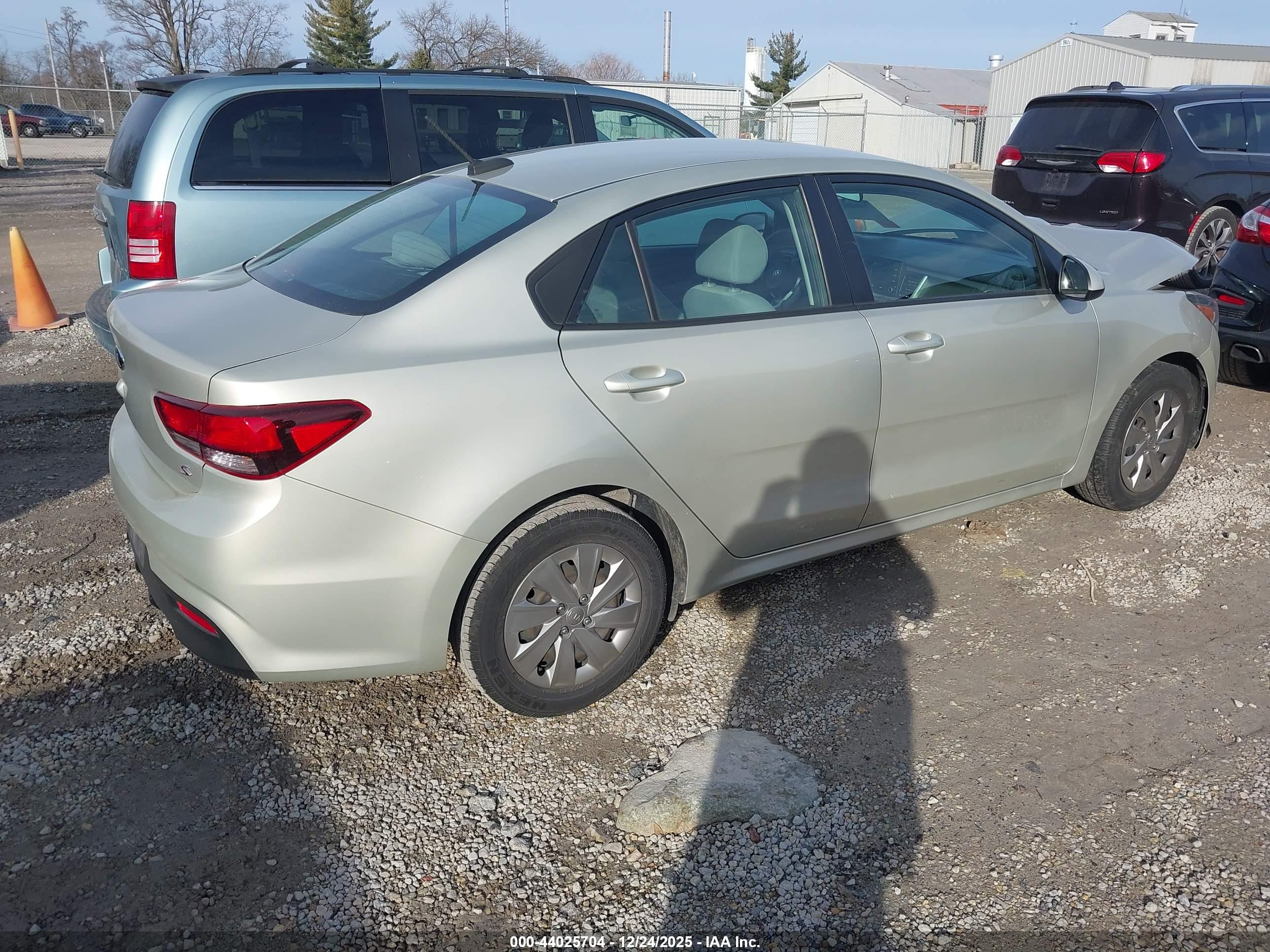 KIA RIO image 4
