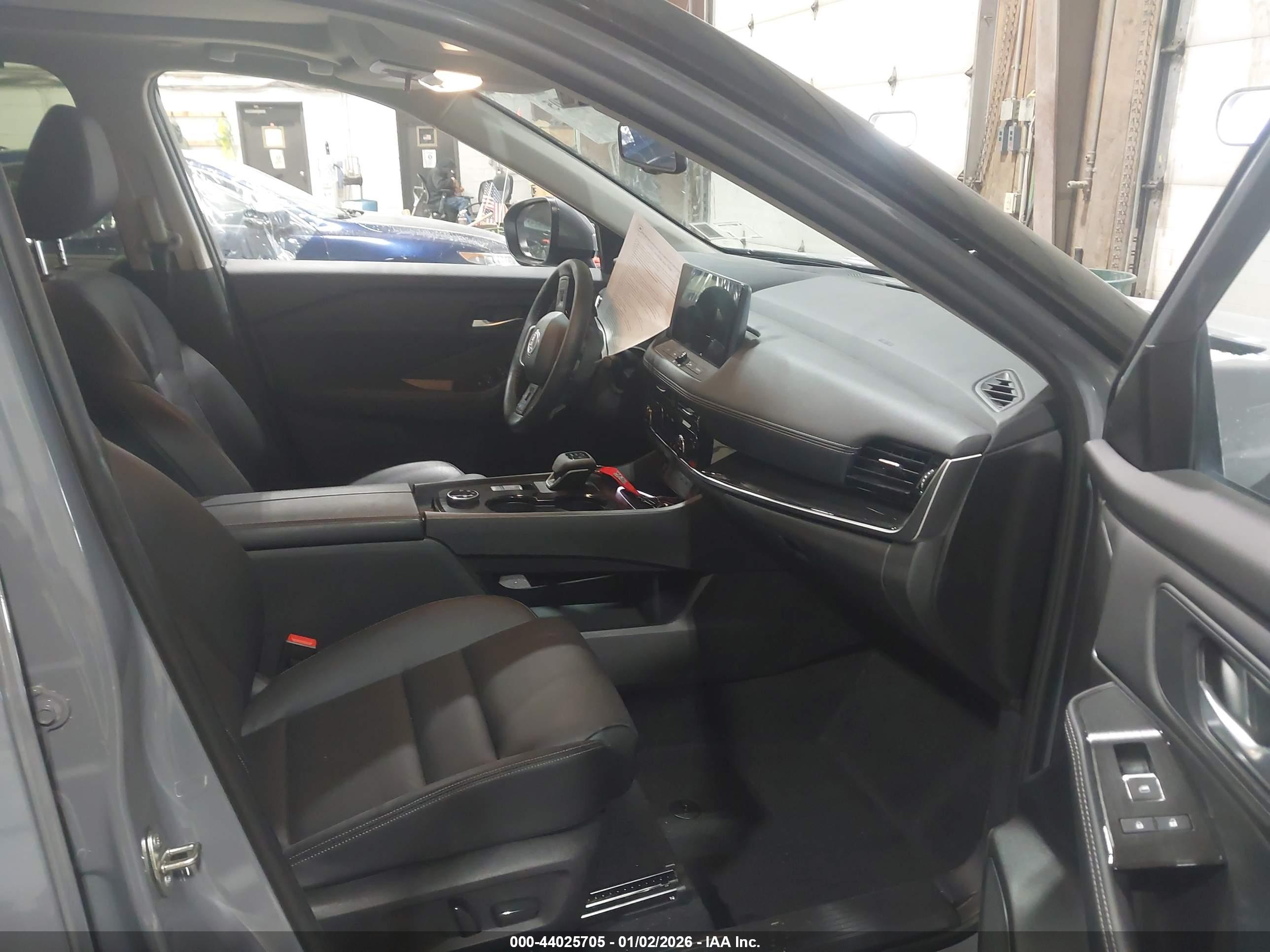 NISSAN ROGUE image 5