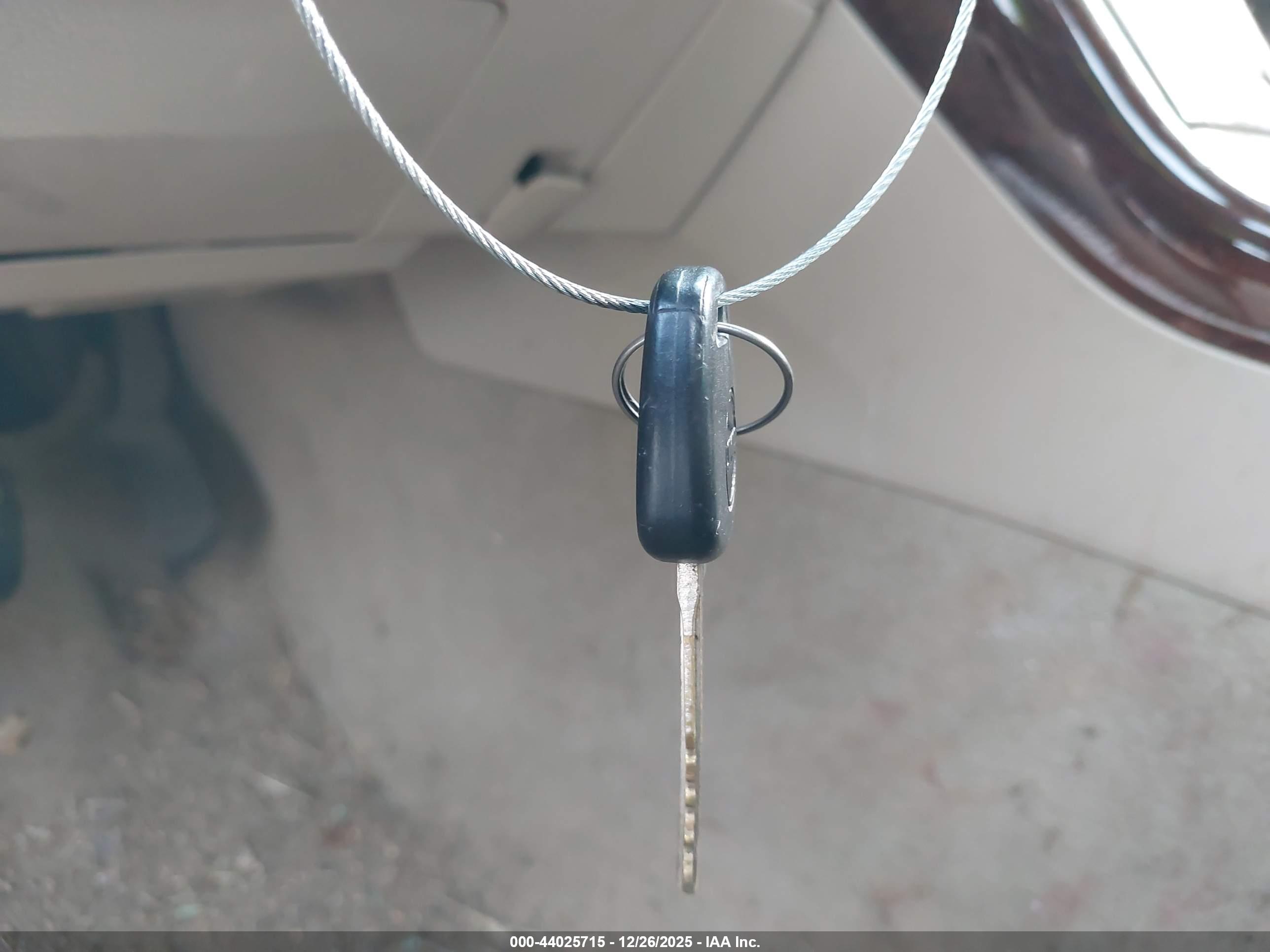 TOYOTA AVALON image 11