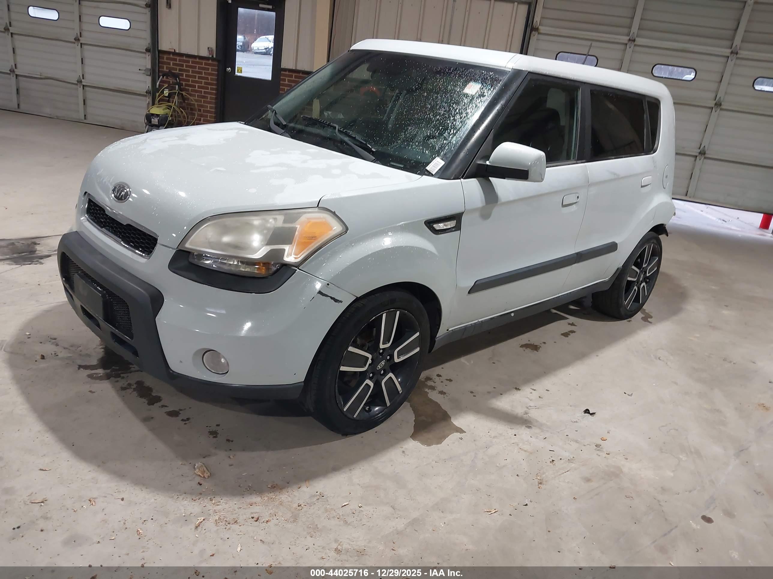 KIA SOUL image 2