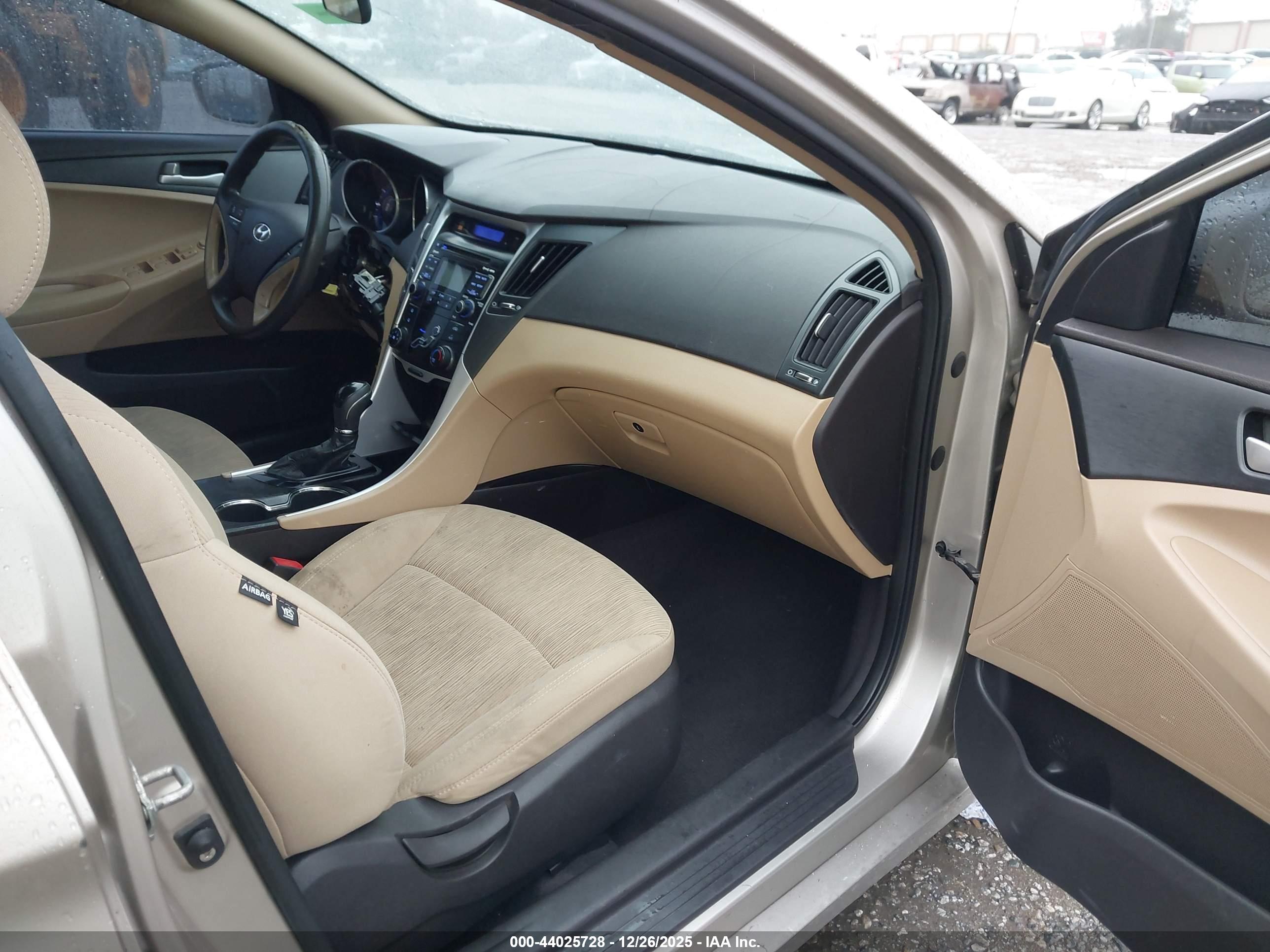 HYUNDAI SONATA image 5