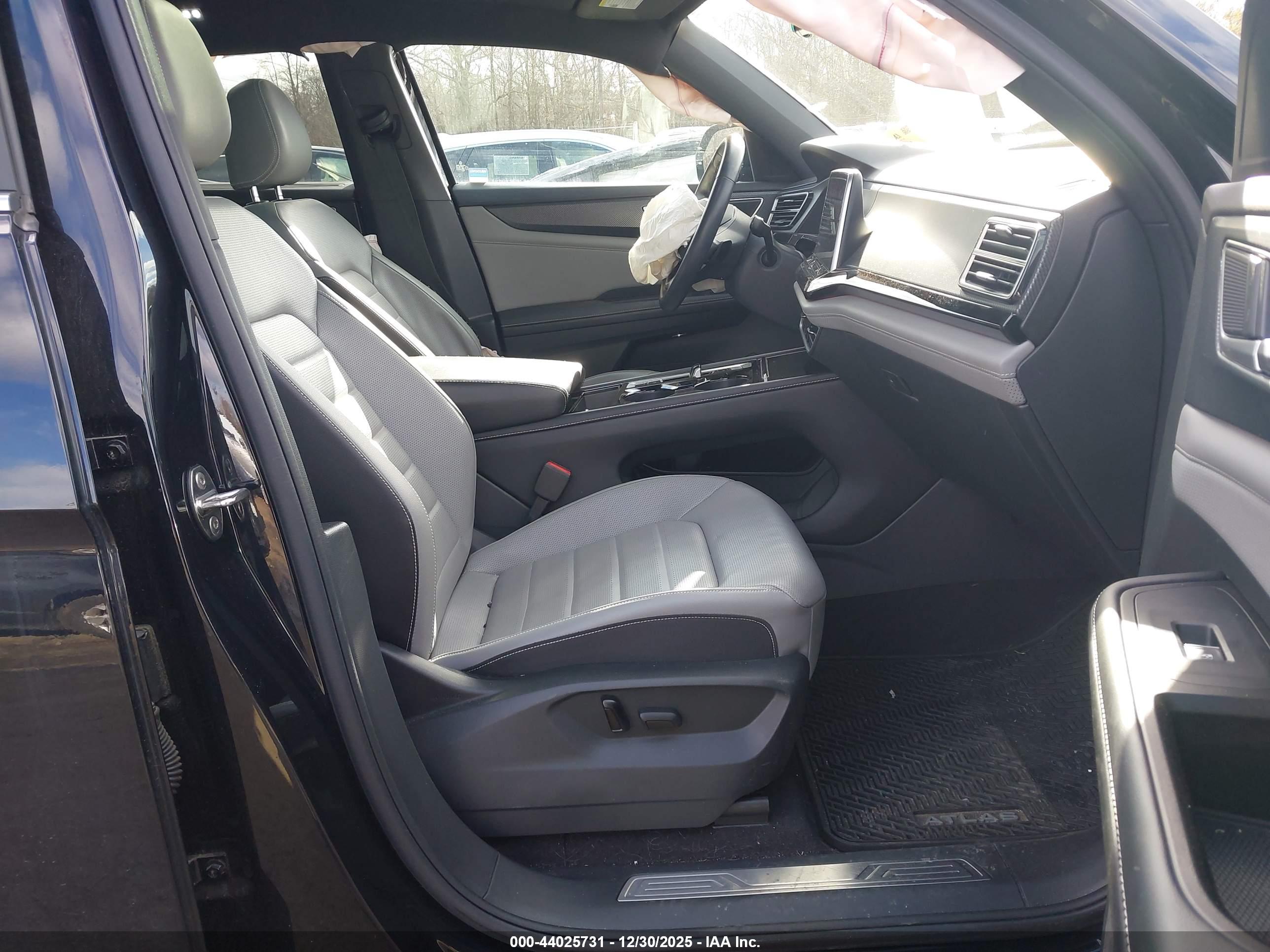 VOLKSWAGEN ATLAS image 5