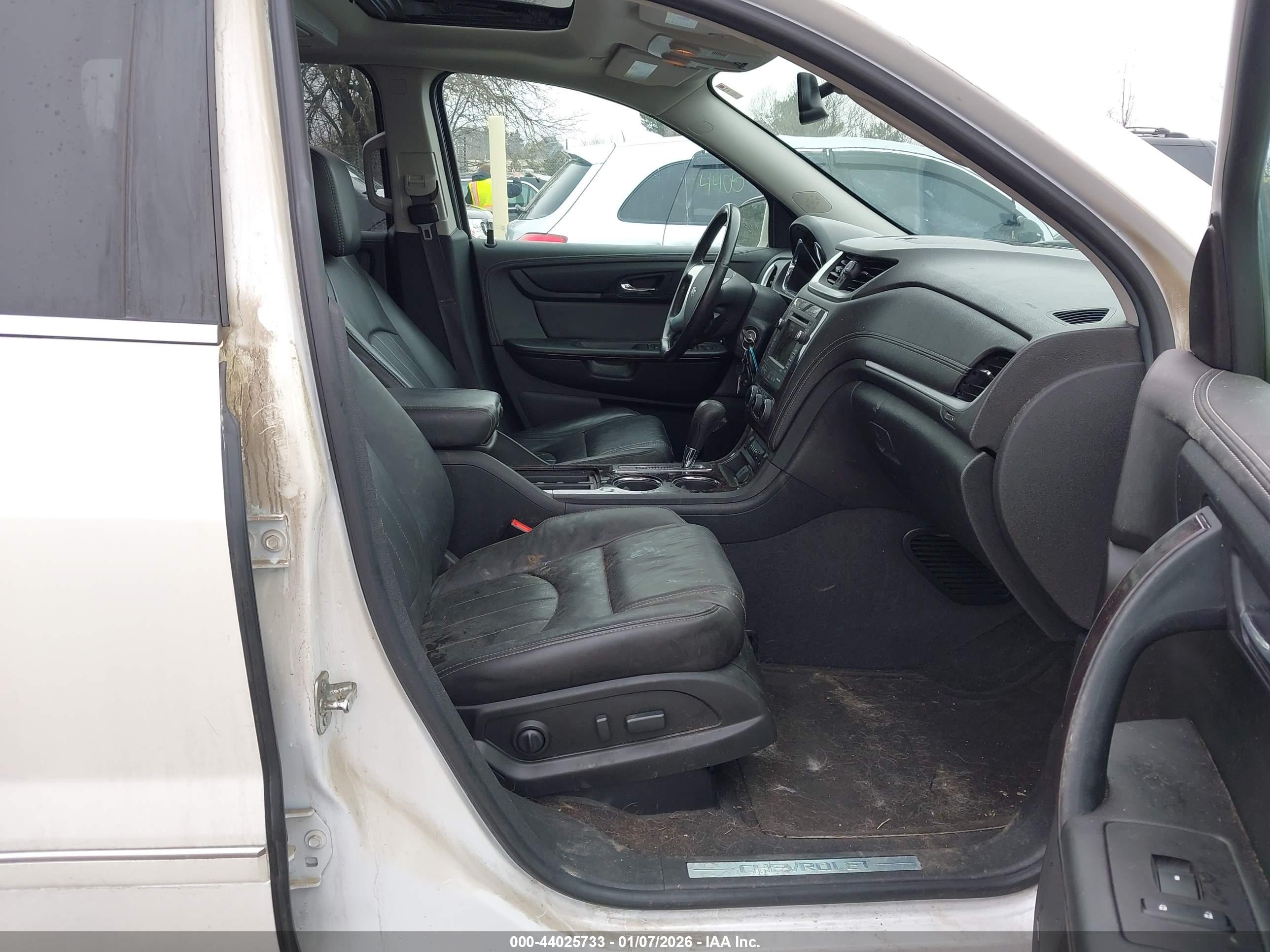 CHEVROLET TRAVERSE image 5