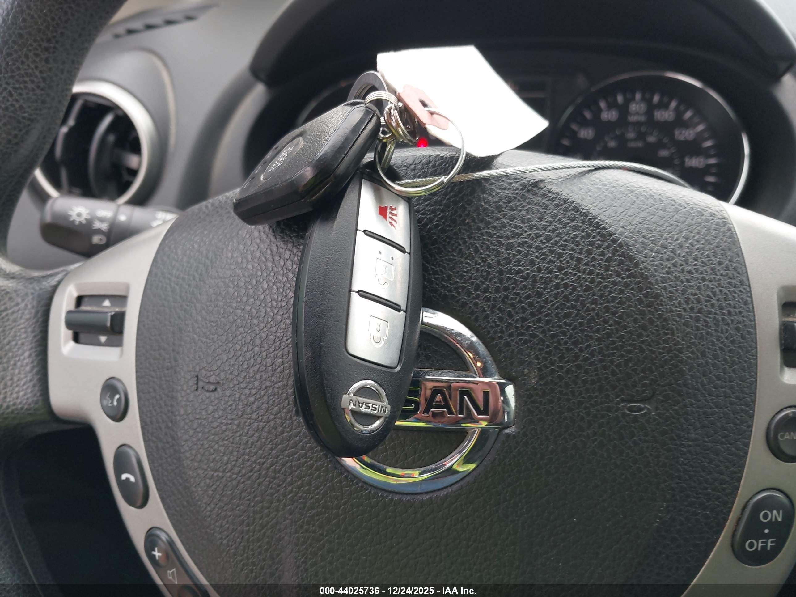 NISSAN ROGUE image 11
